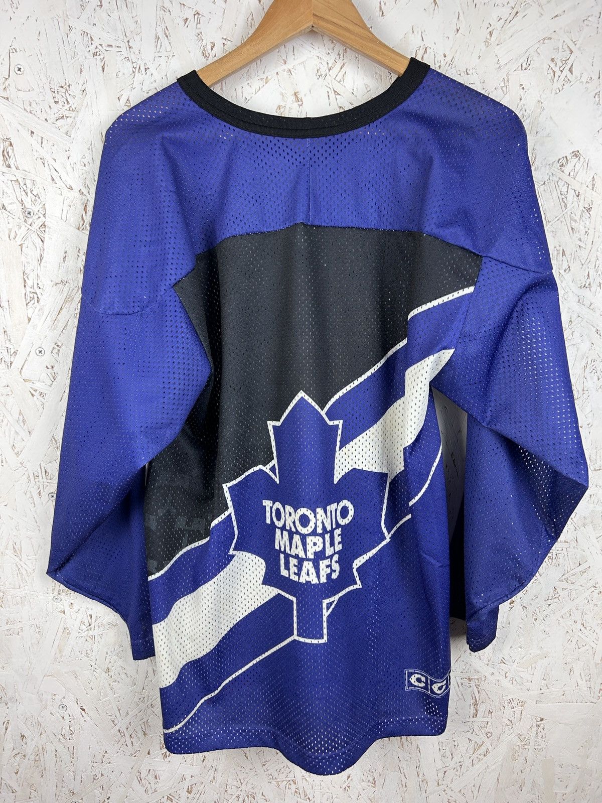 Ccm 90s Vintage CCM Toronto Maple Leafs AOP NHL Retro Jersey Size US S / EU 44-46 / 1 - 5 Thumbnail