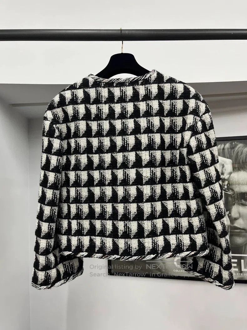 Chanel Chanel Black White Sequin Jacket. Size US M / EU 48-50 / 2 - 3 Thumbnail