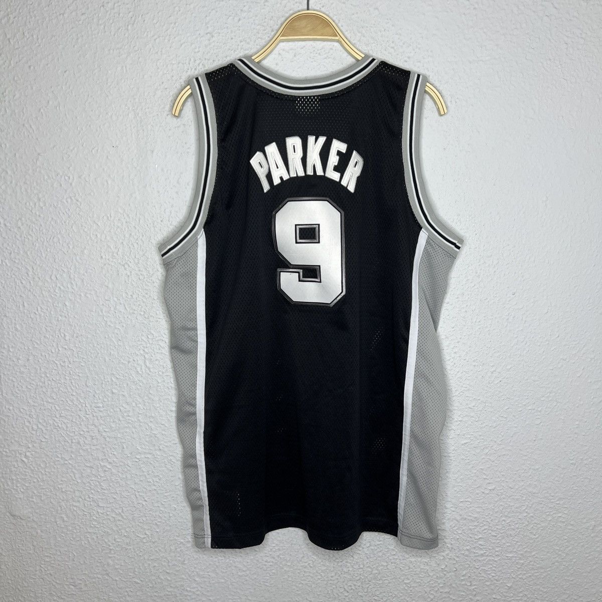 Champion × NBA × Vintage 1990’s Champion Spurs Parker 9 nba jersey San Antonio Size US XL / EU 56 / 4 - 2 Thumbnail