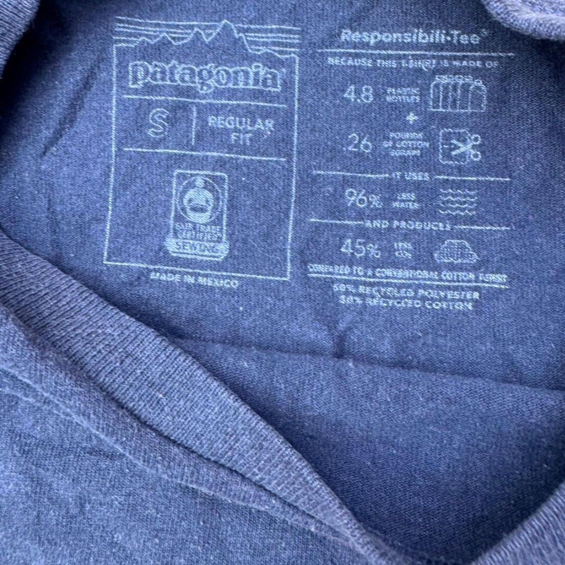 Patagonia VINTAGE Patagonia Line Logo Ridge Stripe Organic Pocket T-Shirt Navy Blue Small Mens Size US S / EU 44-46 / 1 - 4 Thumbnail