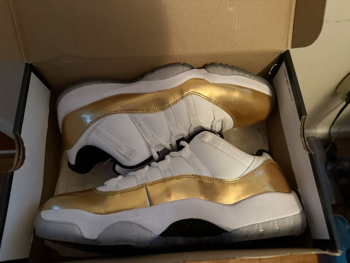 Jordan Brand Air Jordan Retro 11 Low “Closing Ceremony” EXC w/OG Box sz 9 Size US 9 / EU 42 - 5 Thumbnail