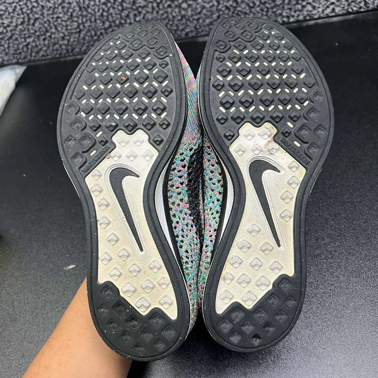 Nike Nike Flyknit Racer Running Shoes Women 5 2.0 526628-304 Size US 7.5 / IT 37.5 - 8 Thumbnail