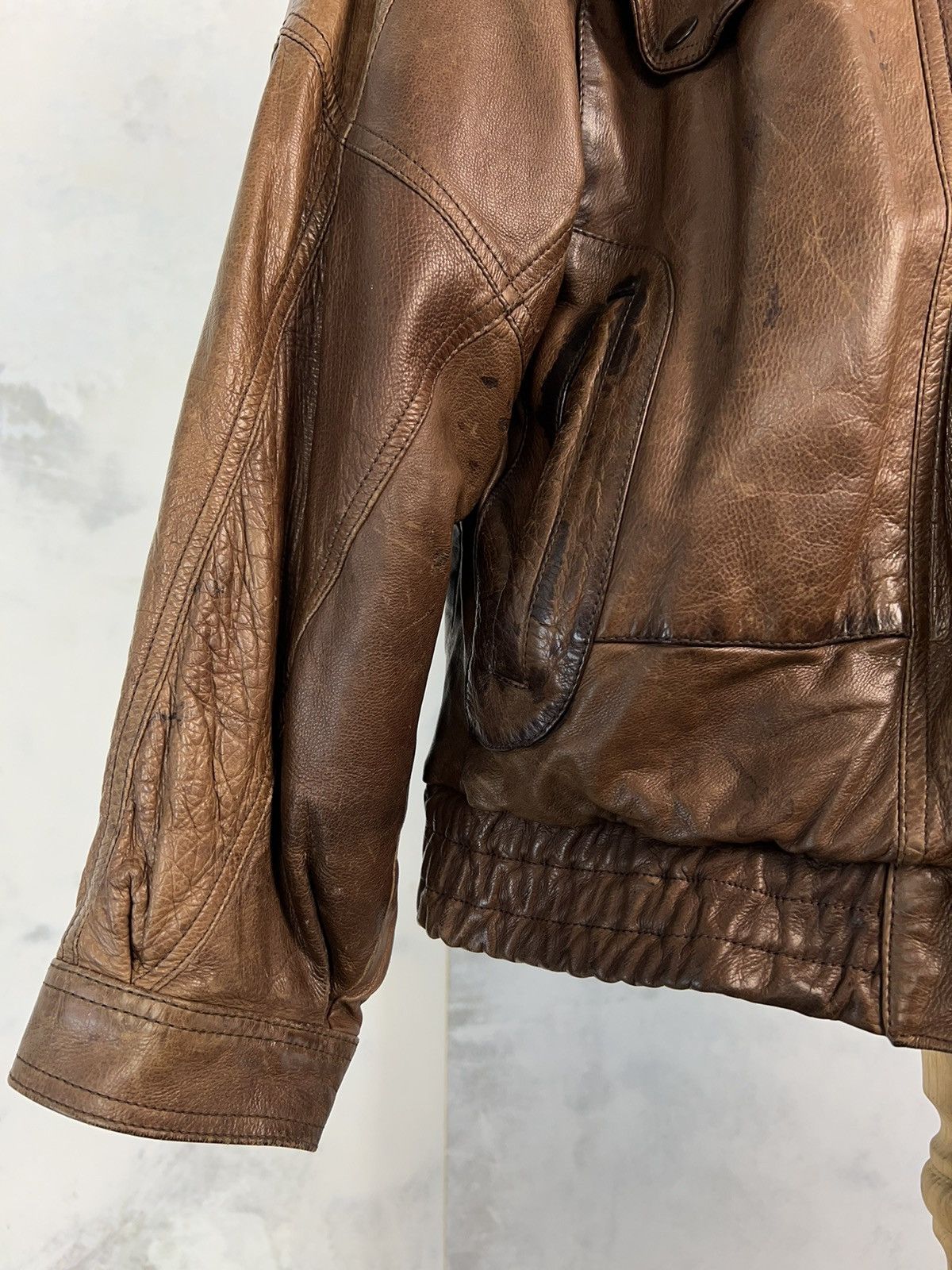 Vintage Vintage Leather Bomber Jacket Size M - L Size US L / EU 52-54 / 3 - 8 Thumbnail