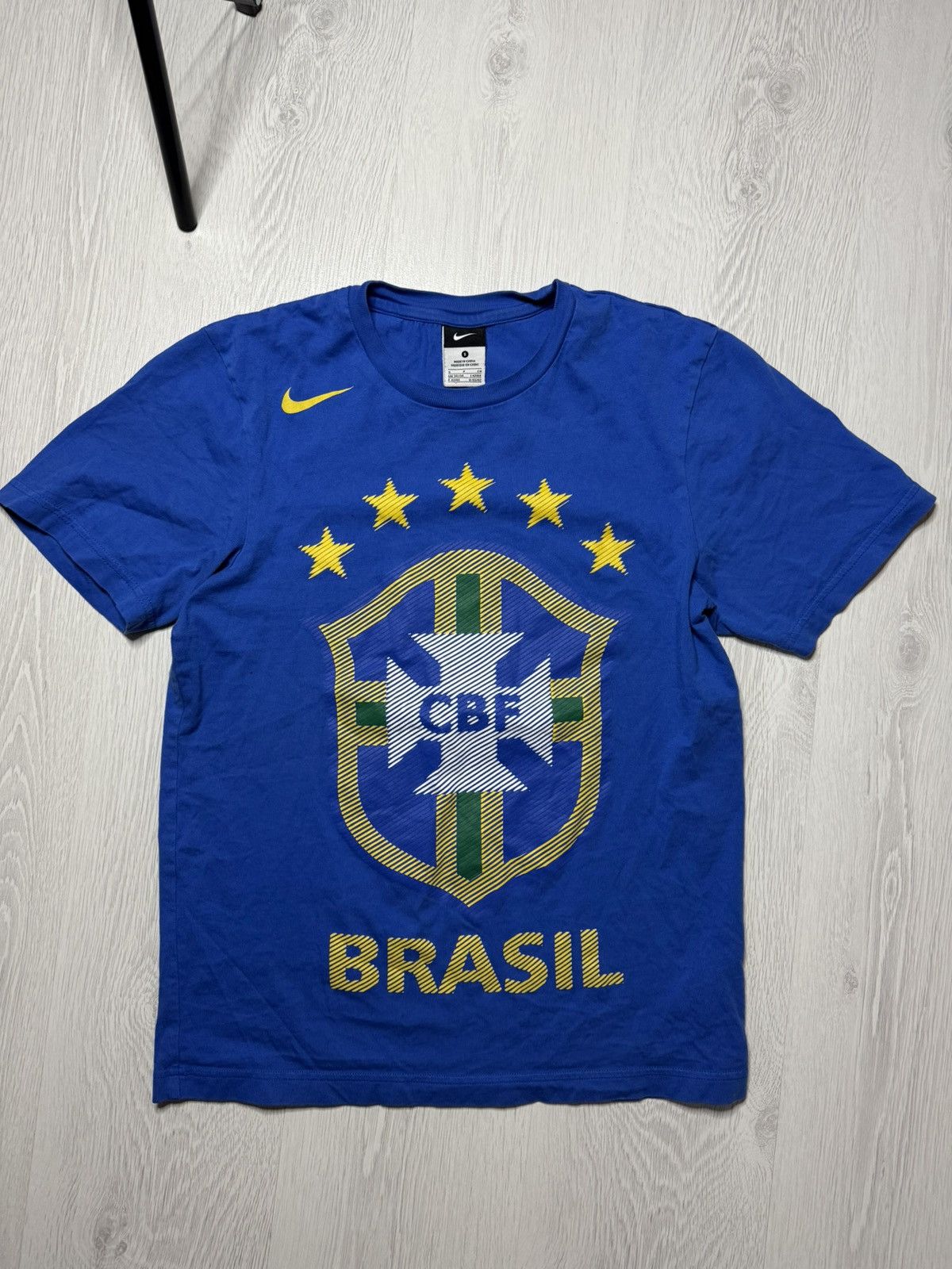 Vintage Vintage 90s Nike CBF Brazil Football White T-shirt Size US S / EU 44-46 / 1 - 1 Thumbnail