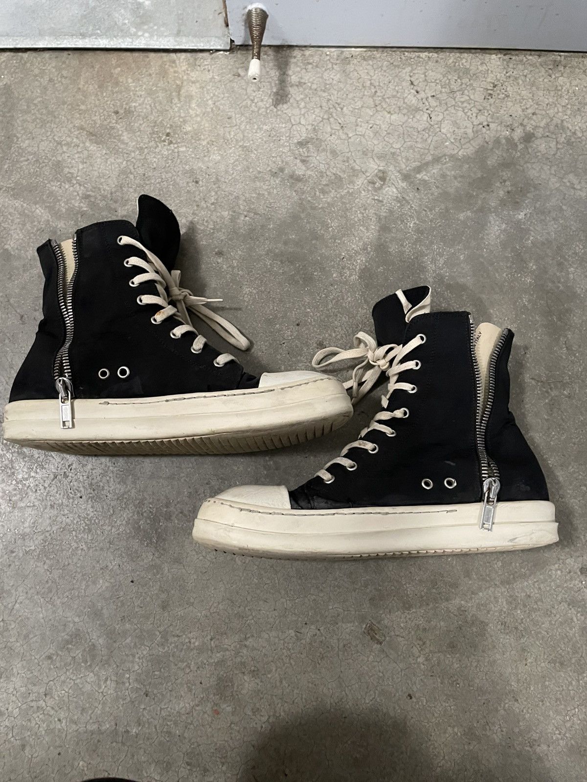 Rick Owens 1/1 nettspend autographed rick owen ramones in the world Size US 10 / EU 43 - 8 Thumbnail
