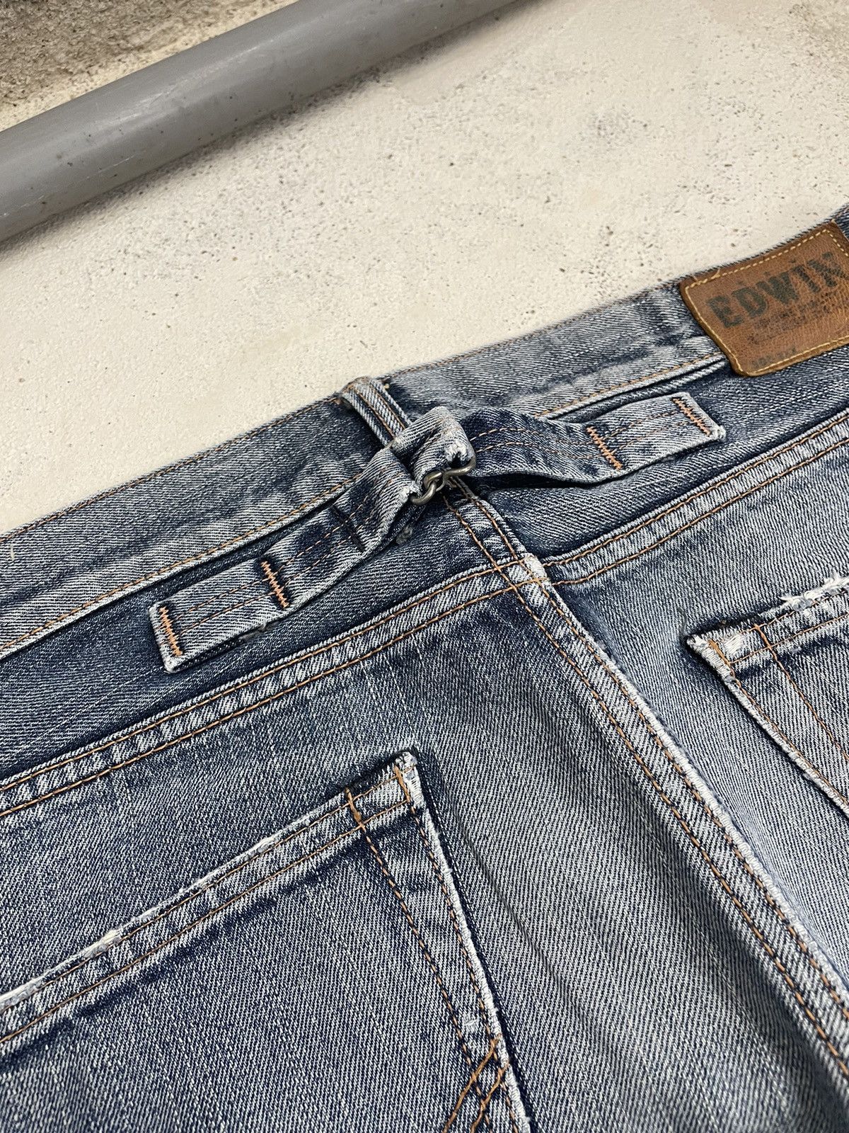 Edwin Edwin 505 Selvedge Buckle Back Whisker Distress Denim A13 Size US 32 / EU 48 - 16 Thumbnail