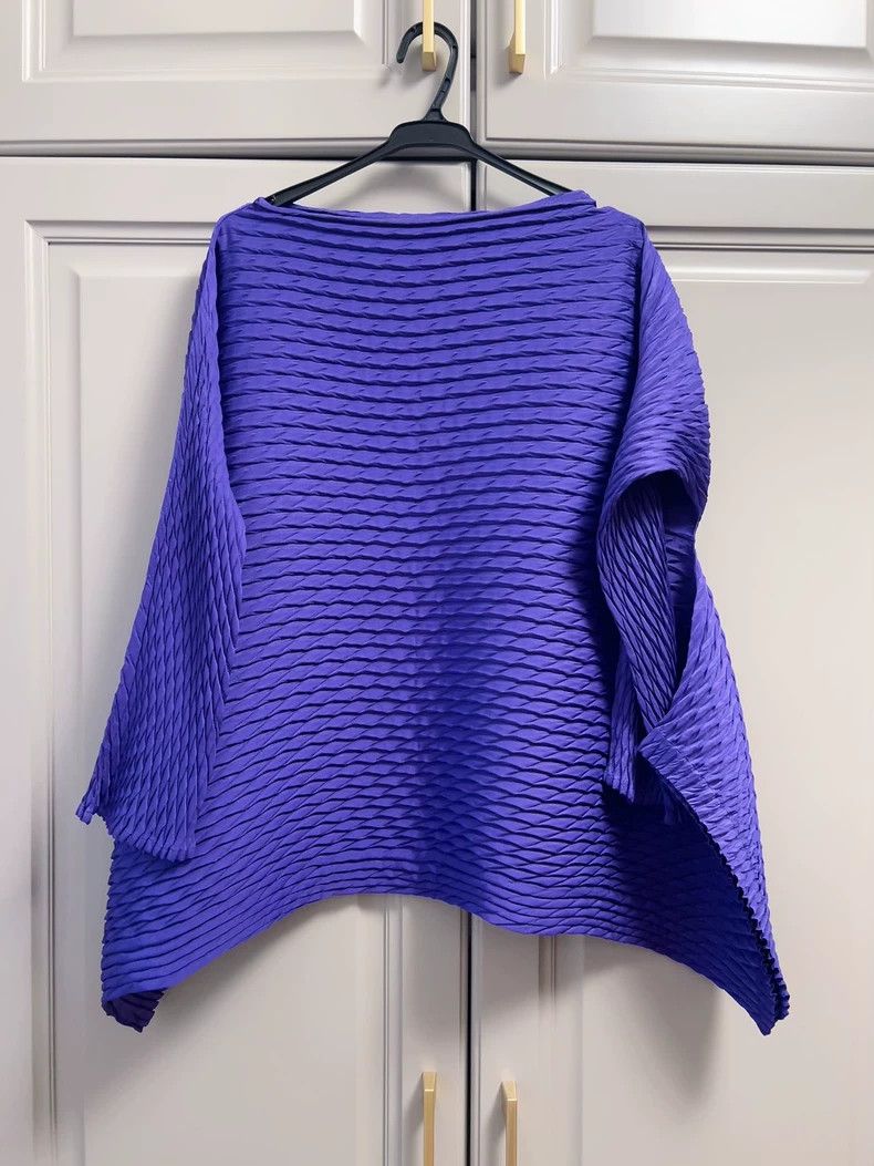 Issey Miyake Issey Miyake size:2 Purple main line large fish scale pull Size XS / US 0-2 / IT 36-38 - 1 Thumbnail