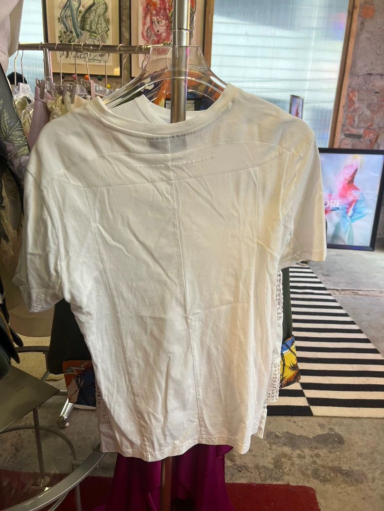 Givenchy Givenchy White T-Shirt Size US M / EU 48-50 / 2 - 3 Thumbnail