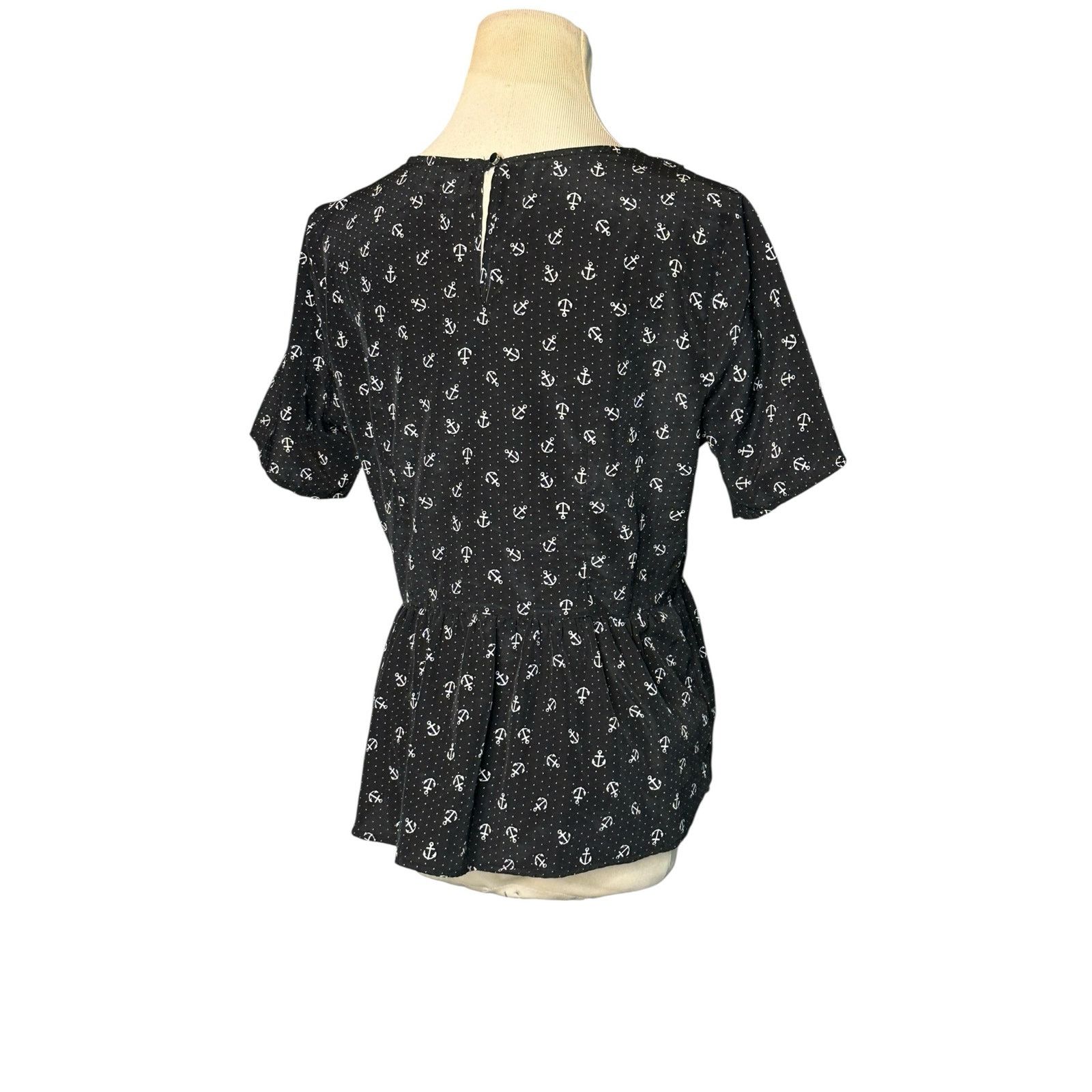 Forever 21 Forever 21 anchor print short sleeves blouse size medium Size M / US 6-8 / IT 42-44 - 13 Thumbnail