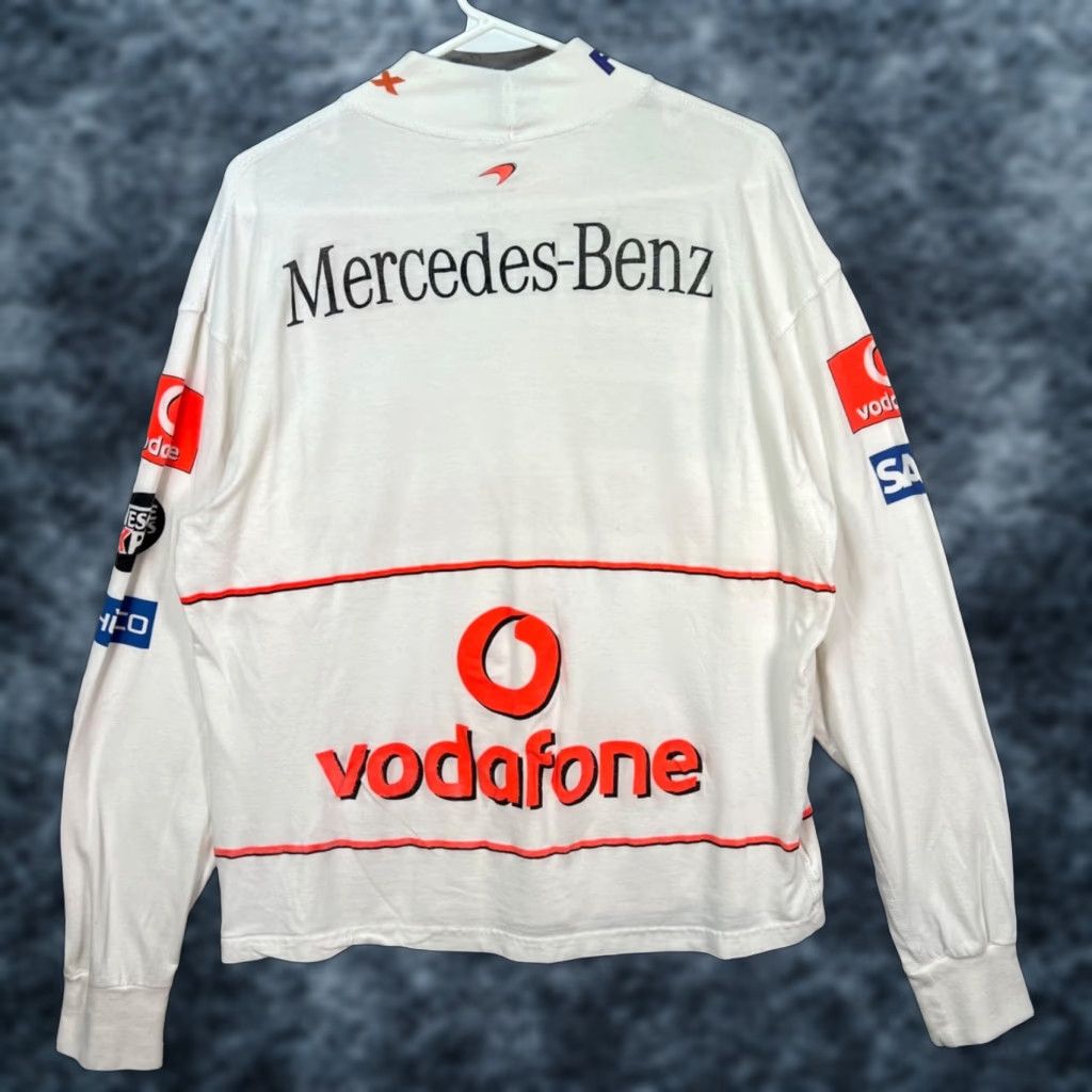 Vintage VINTAGE Vodafone McLaren Mercedes Formula 1 Racing Long Sleeve T Shirt White Size US L / EU 52-54 / 3 - 1 Thumbnail