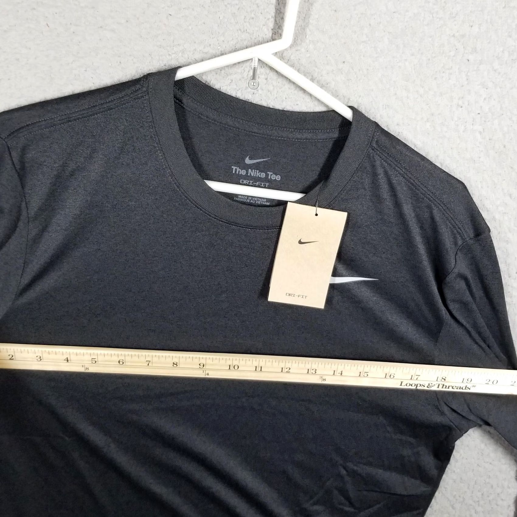 Nike Nike Men's Dri-FIT Legend Long-Sleeve S Black Fitness Top DX0993-010 Size US S / EU 44-46 / 1 - 6 Thumbnail