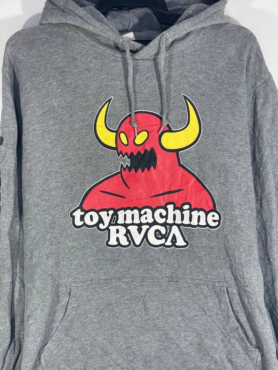 Other Toy machine rvca collaboration skateboard skategang Size US M / EU 48-50 / 2 - 4 Thumbnail