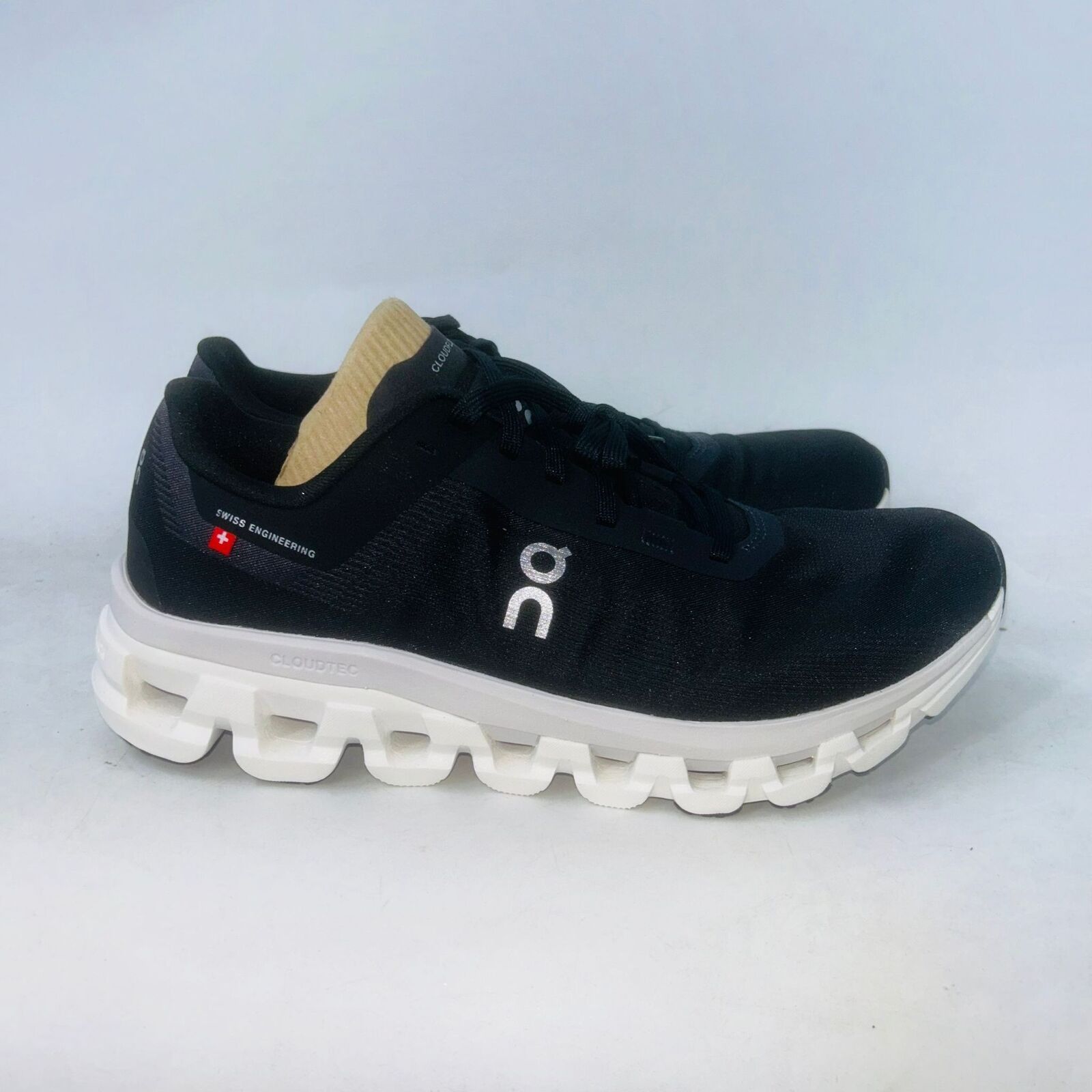 On MEN'S CLOUDFLOW 4 BLACK/WHITE COMFORT RUNNING SHOES SIZE 10D Size US 10 / EU 43 - 1 Thumbnail