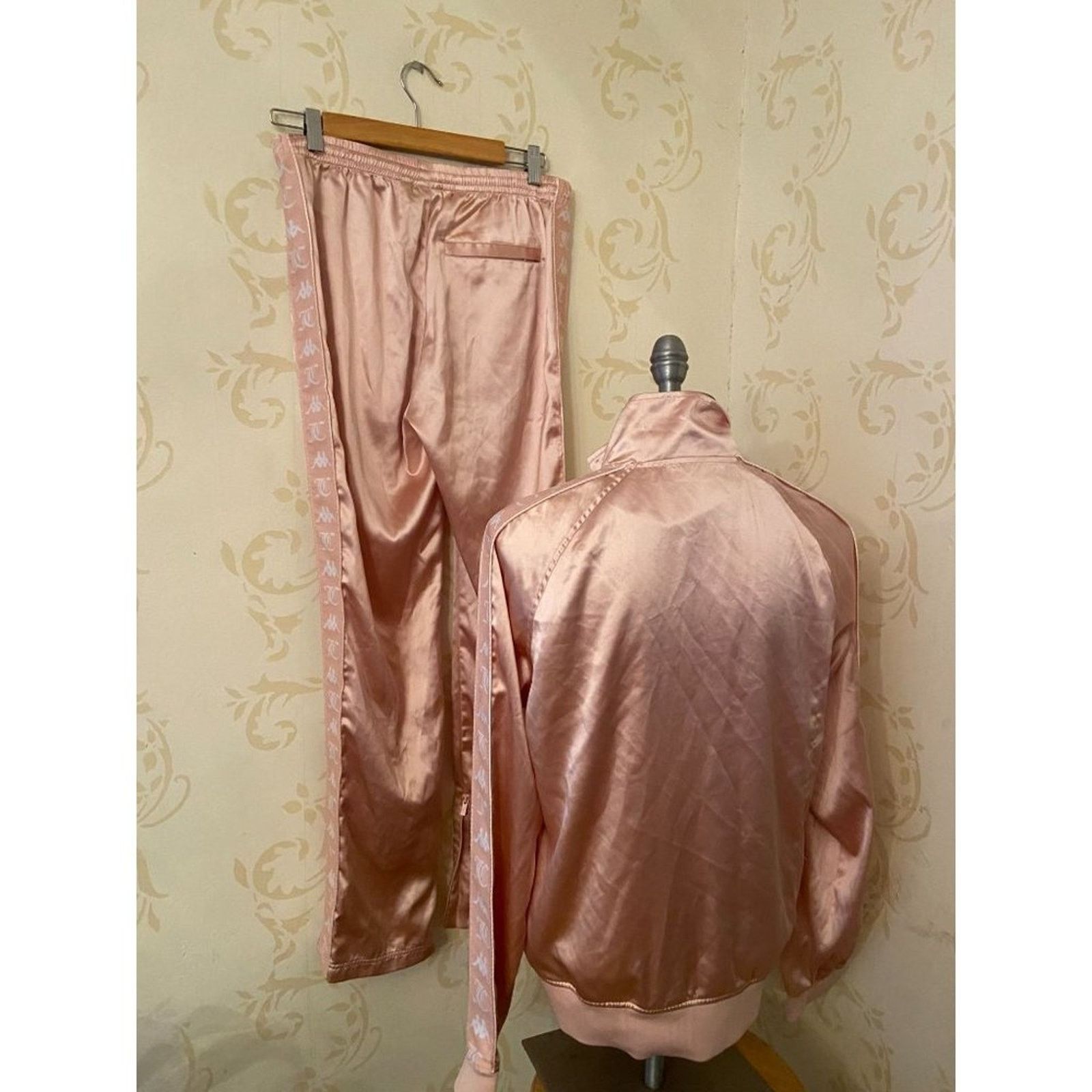 Juicy Couture Ladies Med Juicy Couture X Kappa Pink Collab 2pc Tracksuit Size 32" / US 10 / IT 46 - 4 Thumbnail