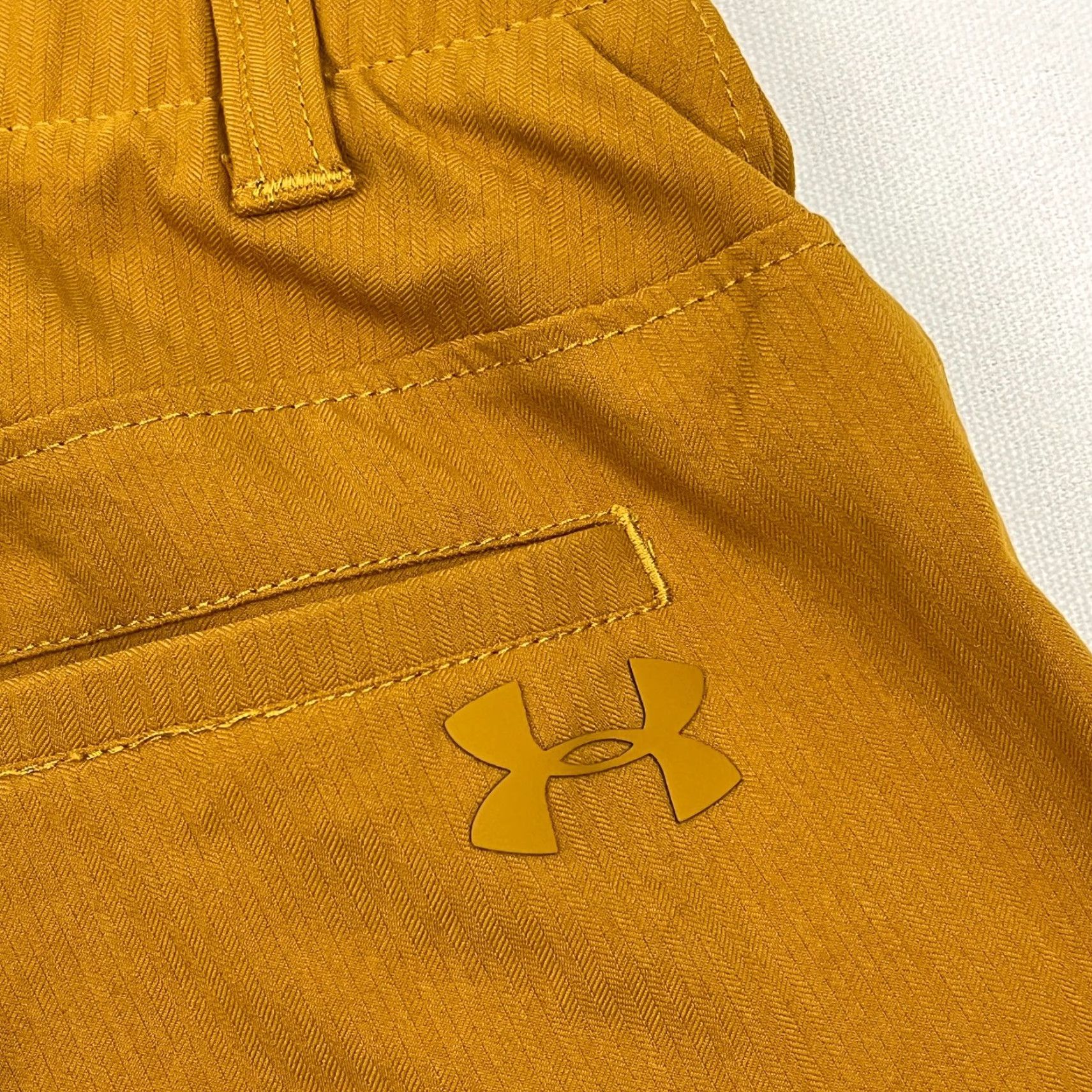 Under Armour Under Armour Matchplay Shorts Men 32 x 10" Yellow Chino Stretch Breathable Pockets Zip Front Flat Front Regular Fit Size US 32 / EU 48 - 3 Thumbnail
