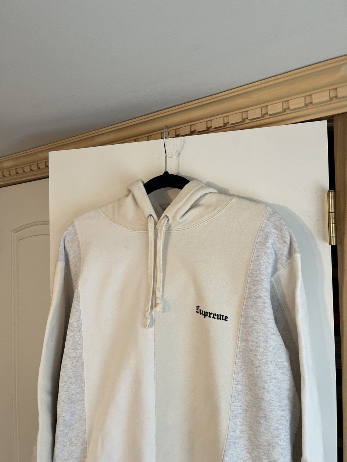 Supreme Tricolor Hooded Sweatshirt Size L - tianchih.com