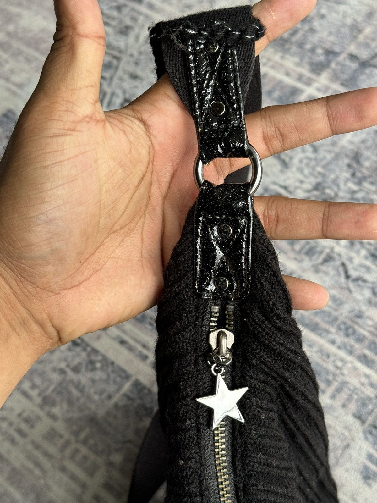 agnes b. Agnes B. Punk Skulls Poem Riot Y2K Sling Bag Size ONE SIZE - 4 Thumbnail