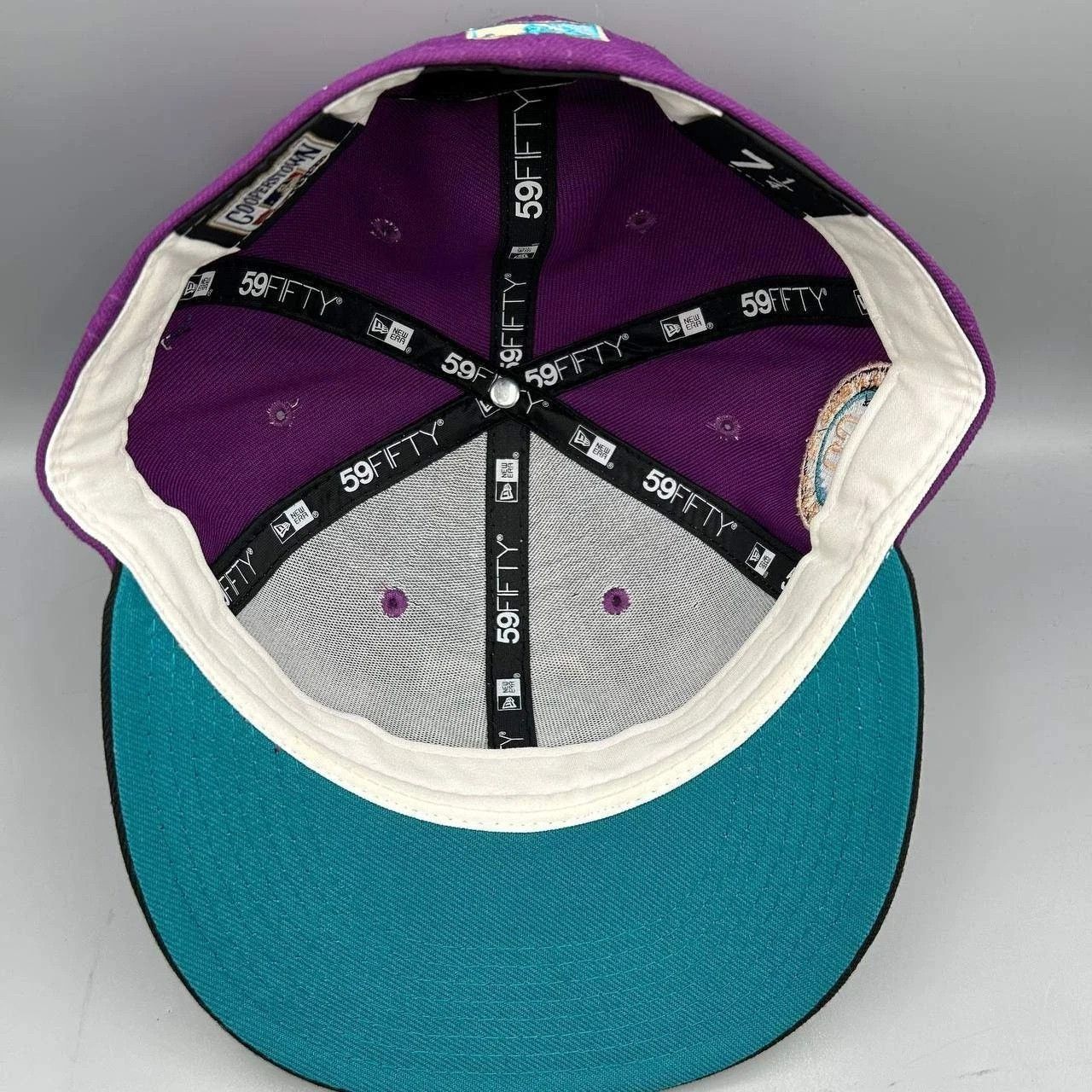 New Era Minnesota Twins Hat Men 7 1/4 Purple Black MLB Fitted Cap Size ONE SIZE - 2 Thumbnail