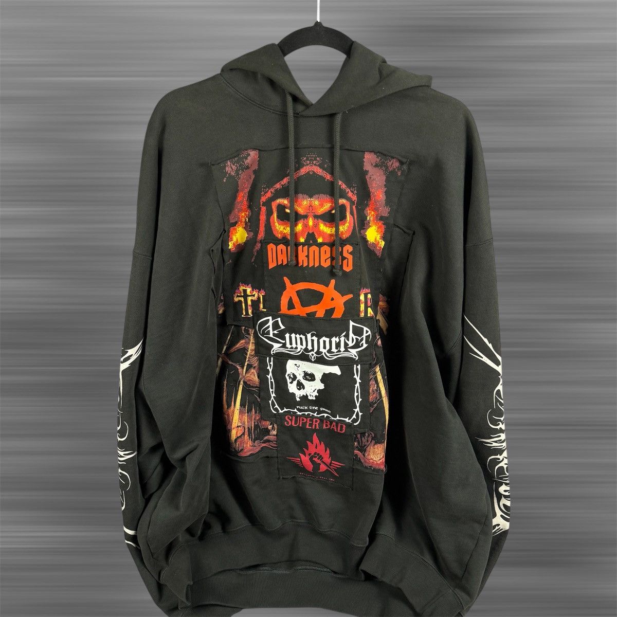 Vetements Vetements AW21 Metal Patches Hoodie Size US S / EU 44-46 / 1 - 1 Thumbnail