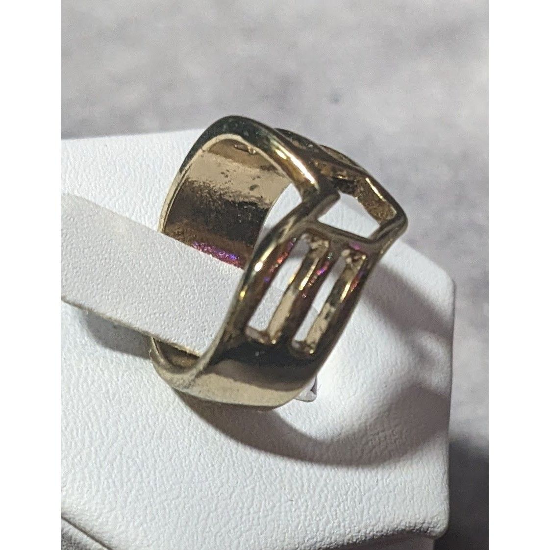 Other Gold Tone Slotted Chevron Fashion Ring Size 5 3/4 Size ONE SIZE - 2 Thumbnail