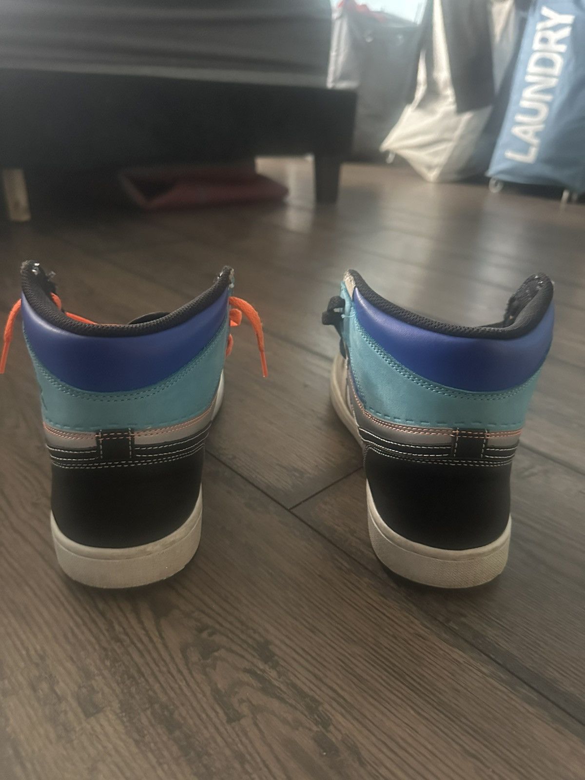 Jordan Brand High top Jordan 1s Size US 10 / EU 43 - 11 Thumbnail