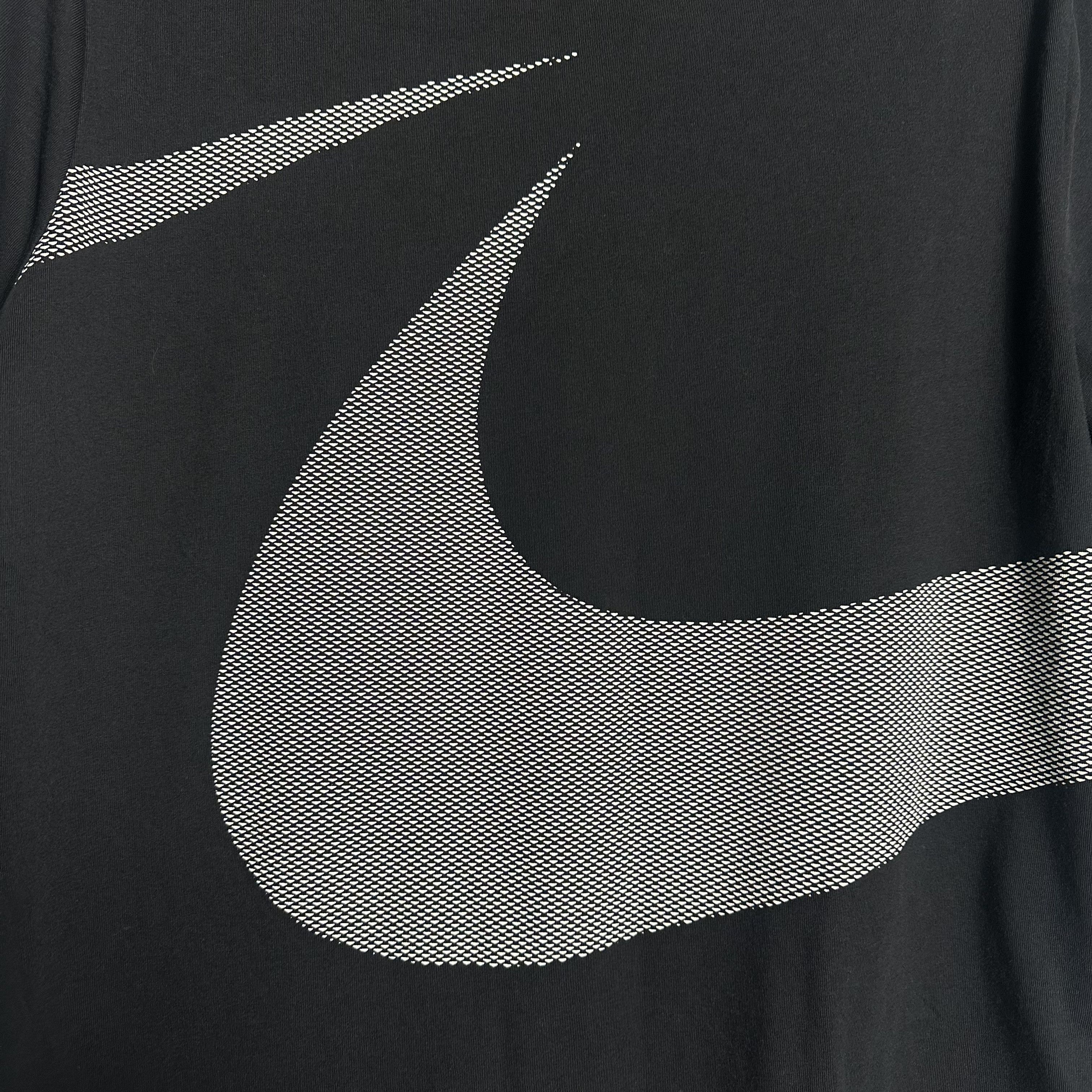 Nike 🔥RARE🔥Nike Swoosh Dri-Fit Spell Out T-shirt Size US XL / EU 56 / 4 - 2 Thumbnail