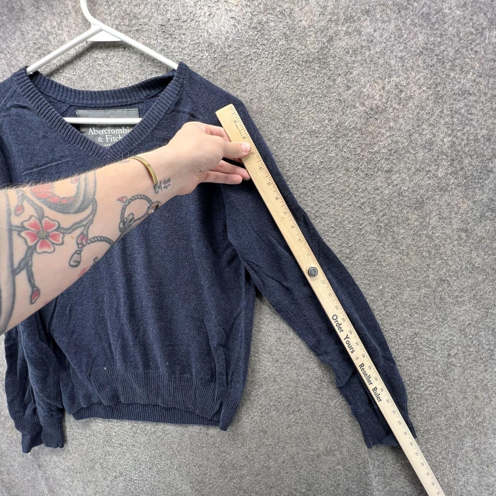 Abercrombie & Fitch Abercrombie & Fitch Sweater Mens Small Blue Cotton V-Neck Pullover Moose Logo Size US S / EU 44-46 / 1 - 3 Thumbnail