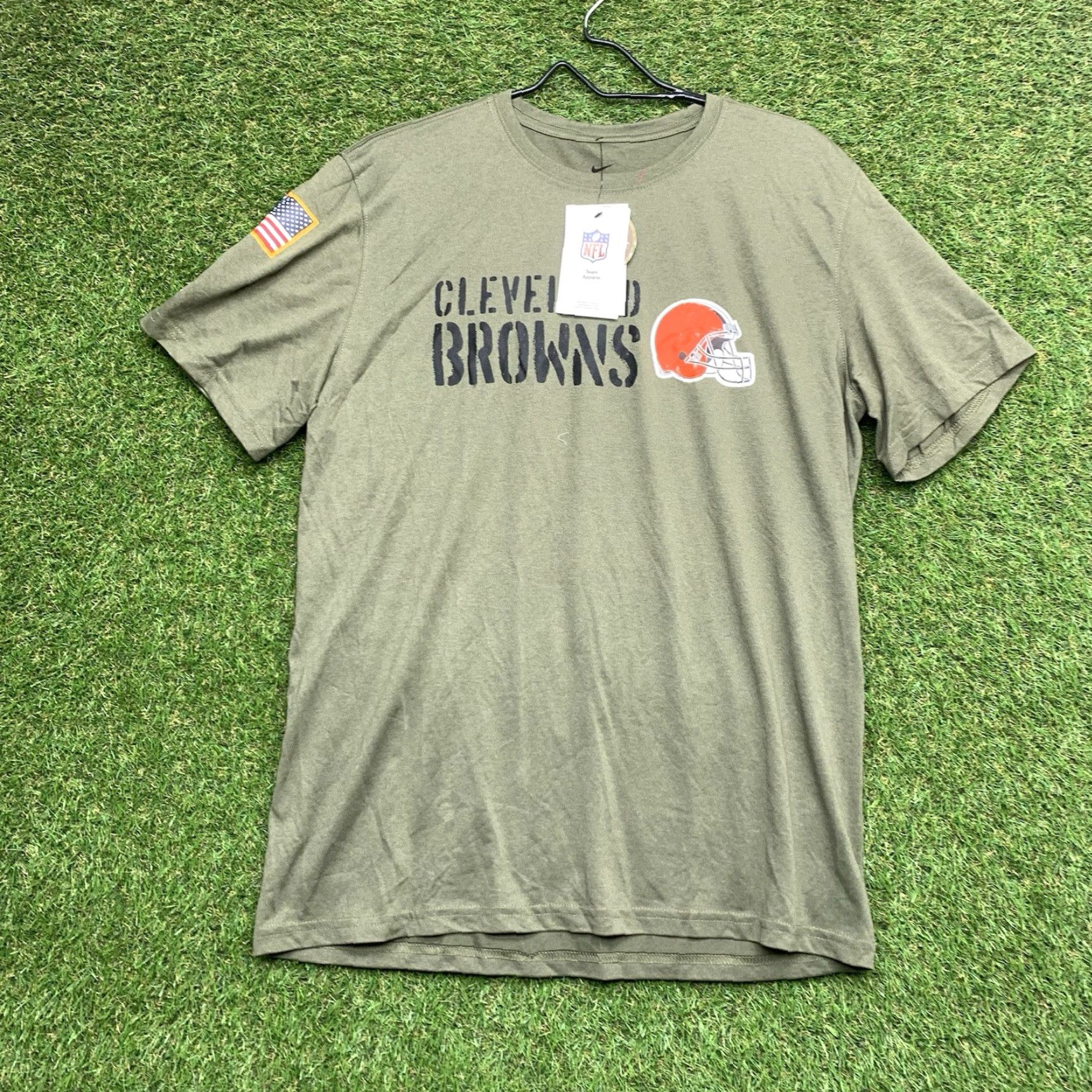 Nike Cleveland Browns Nike Salute to Service Shirt Mens Large Nike Tee Dri Fit NWT Size US L / EU 52-54 / 3 - 2 Thumbnail