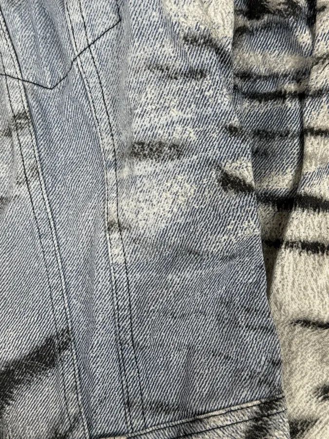 Roberto Cavalli SS2002 Cavalli Blue & White Zebra Savage Denim Jacket Size S / US 4 / IT 40 - 8 Thumbnail