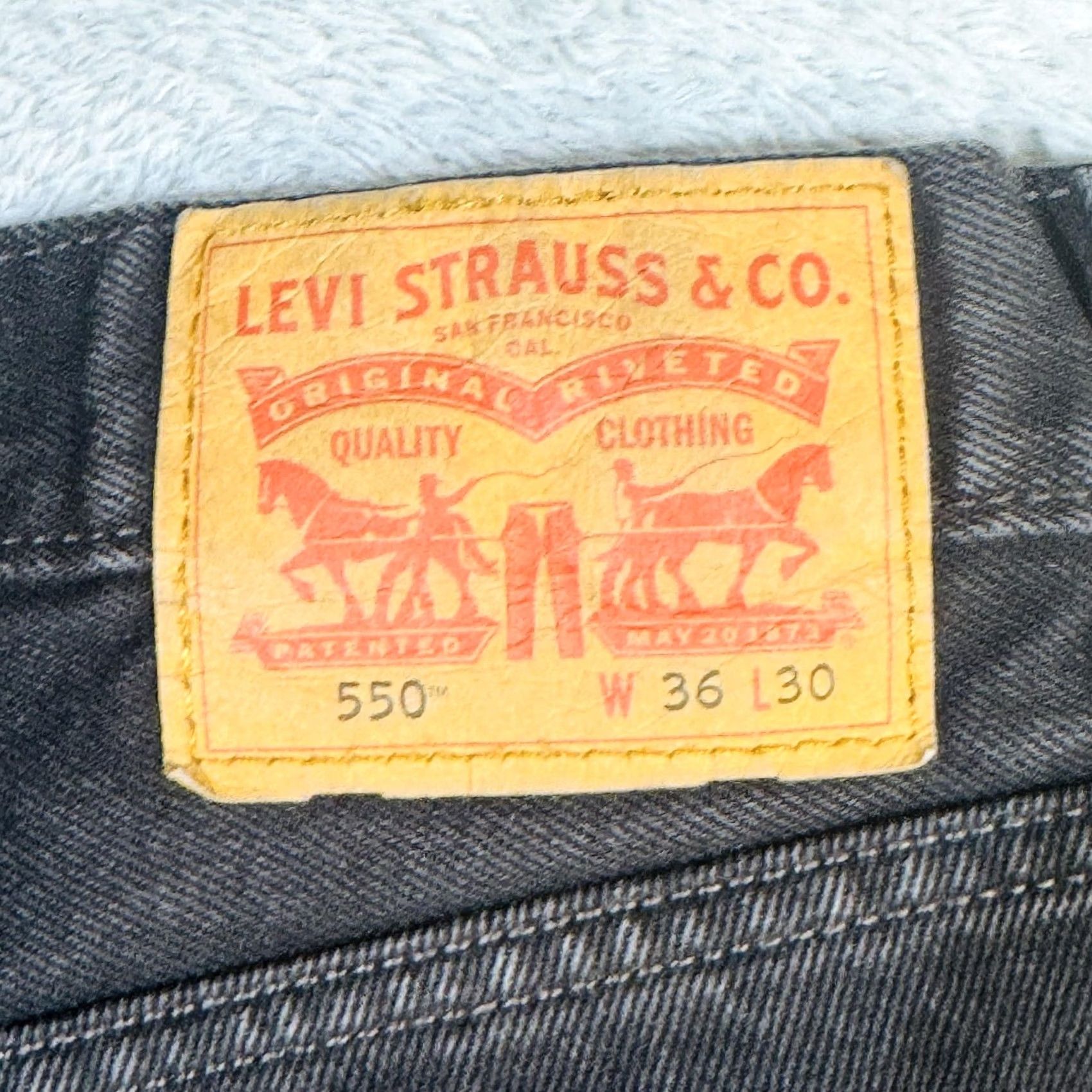 Levi's Levi's 550 Jeans Mens 36x30 Black Dark Wash Relaxed Tapered Denim Zip Fly Jeans Size US 36 / EU 52 - 7 Thumbnail