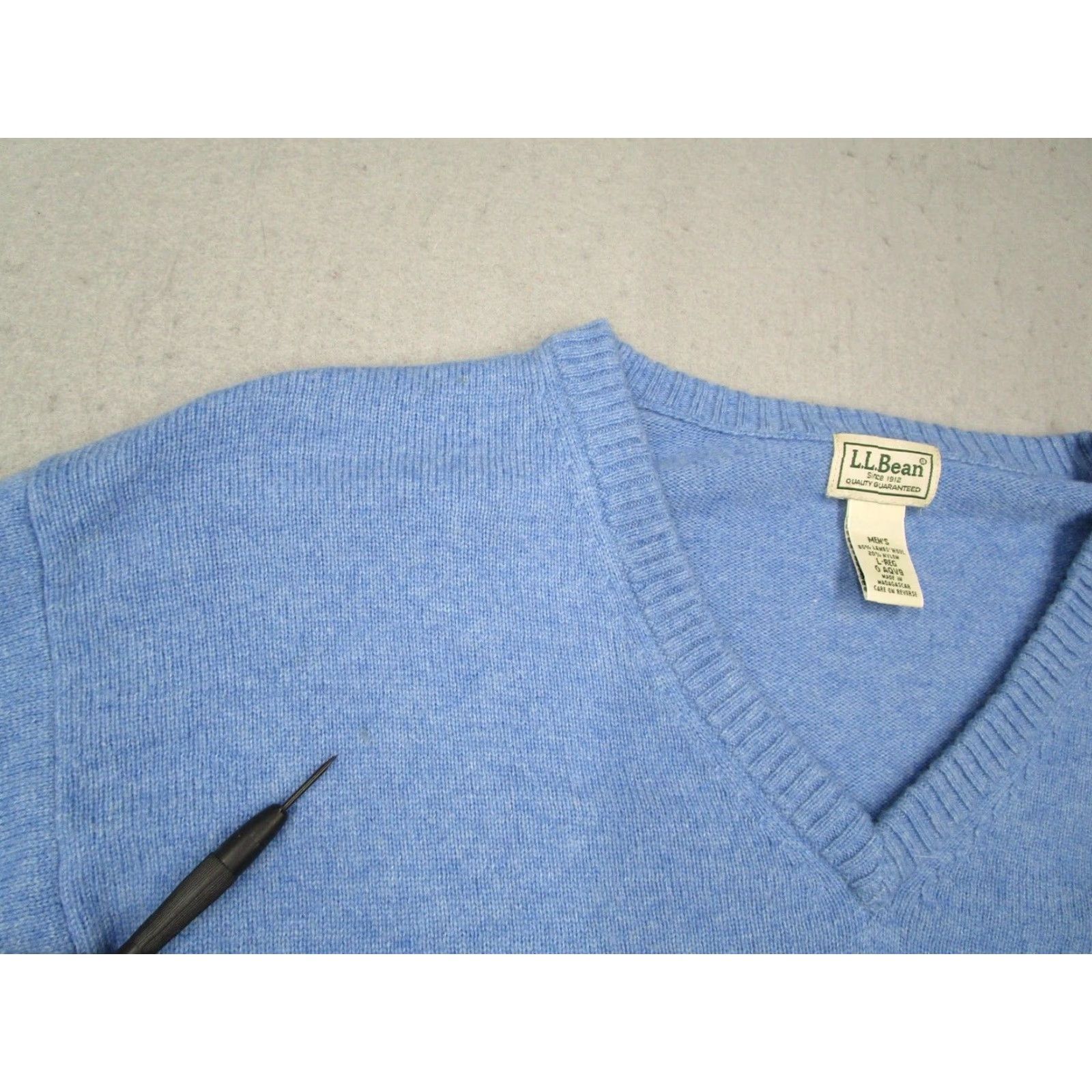 Vintage LL Bean Sweater Mens L Blue V Neck Long Sleeve Pullover Lambswool Nylon Blend Casual, Workwear, Travel Mens Large Blue V-Neck Pullover Sweater LL Bean Size US L / EU 52-54 / 3 - 3 Thumbnail