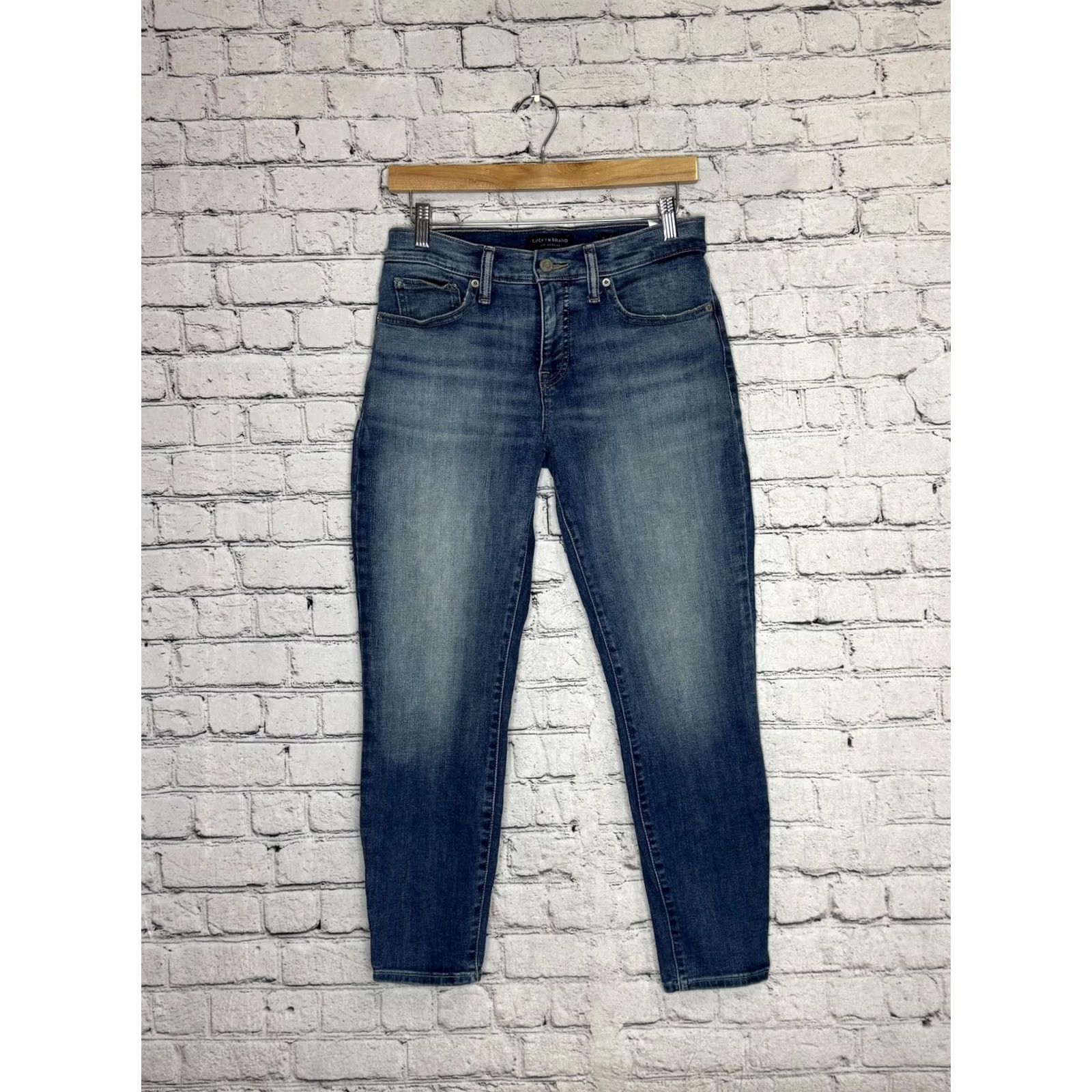 Lucky Brand Lucky Brand Women's Skinny Jeans Size 28x29 Denim Blue Medium Wash Regular Inseam 29 28in 8 Button Closure/Accents Casual Pants Jeans Womens Size 28" / US 6 / IT 42 - 3 Thumbnail