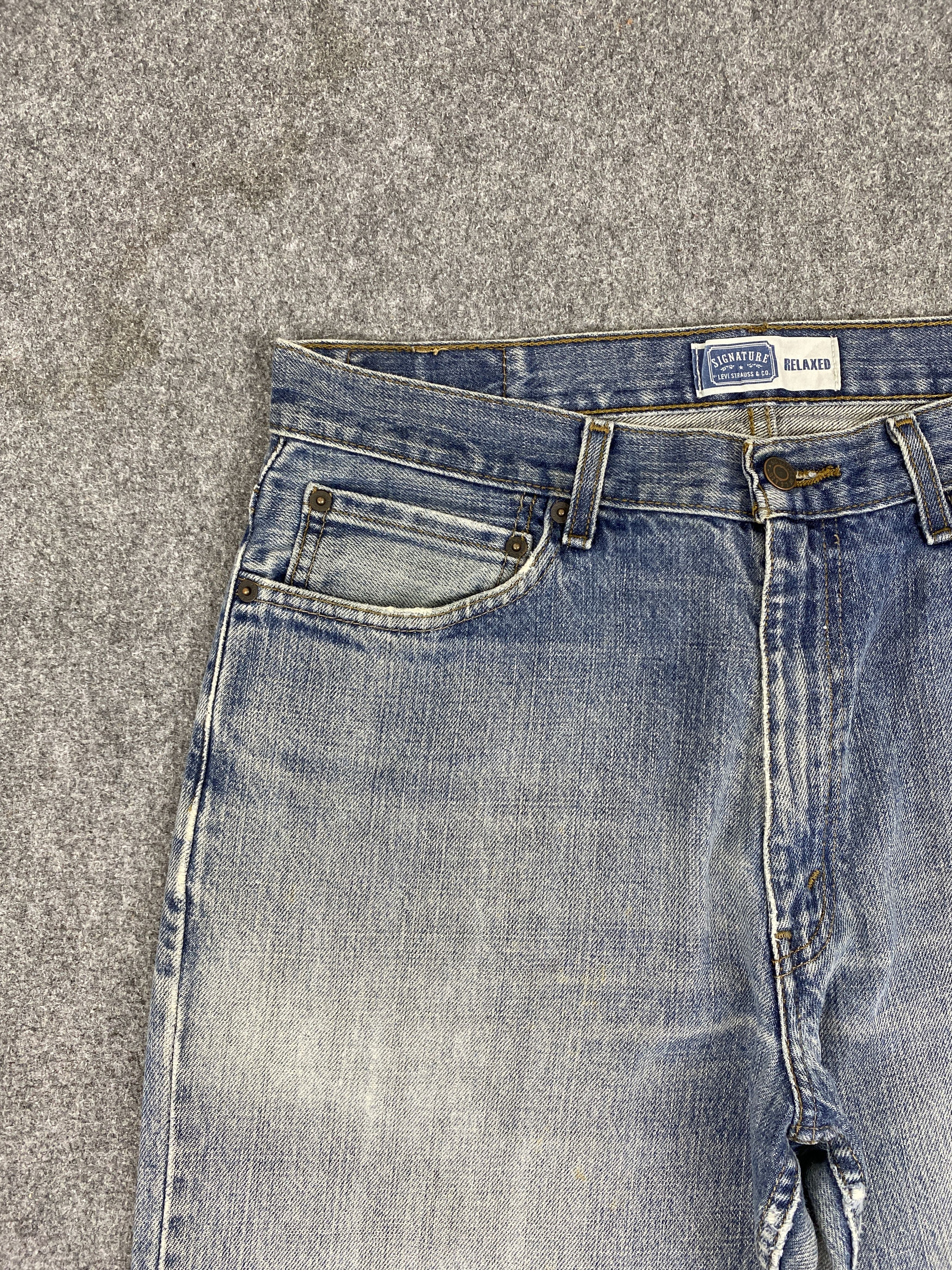 Levi's Vintage Distressed Levis Signature Faded Blue Jeans S0027 Size US 33 - 8 Thumbnail