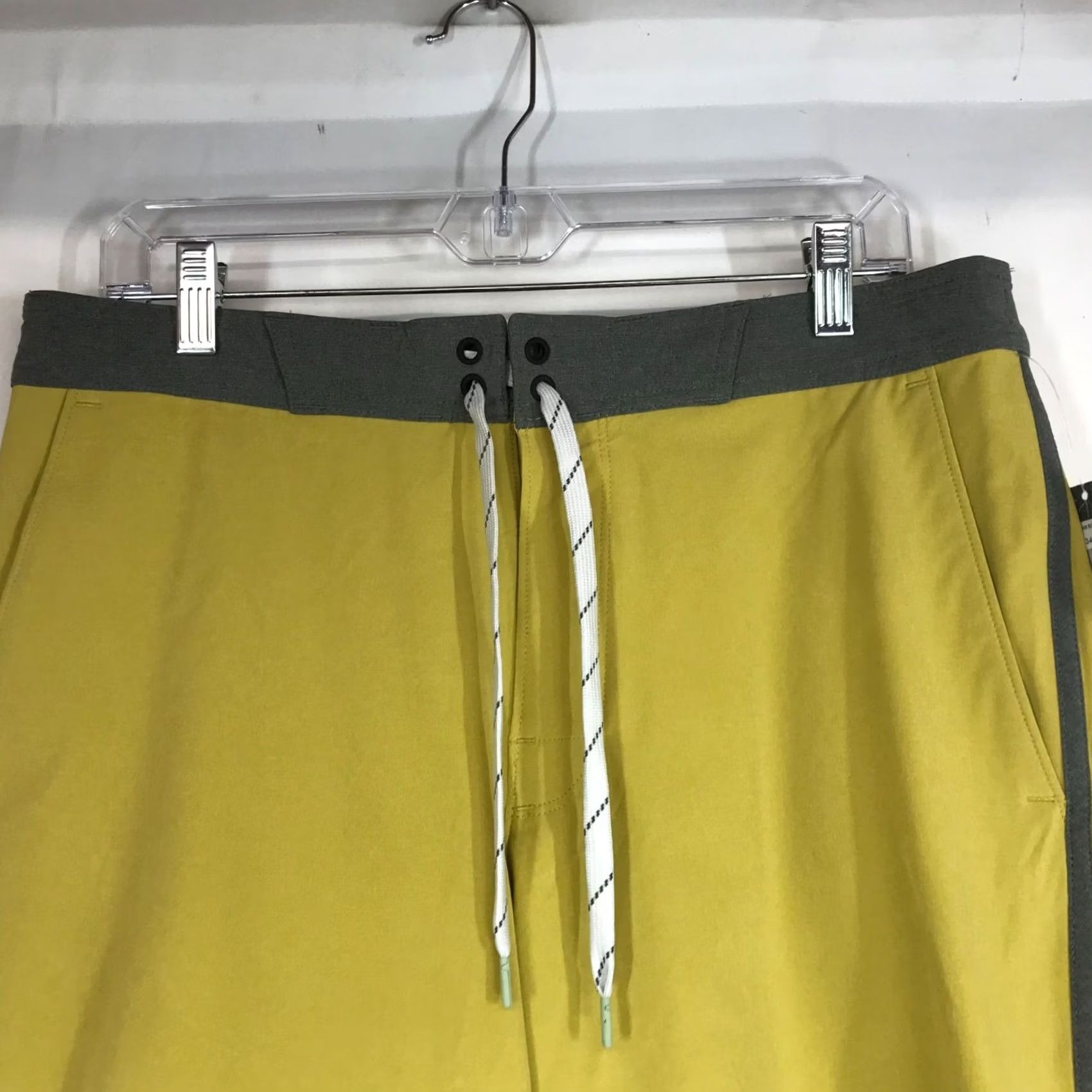 Eddie Bauer Eddie Bauer Mens 34 Gold MR AMPHIB BOARD SHORTS Size US 34 / EU 50 - 2 Thumbnail