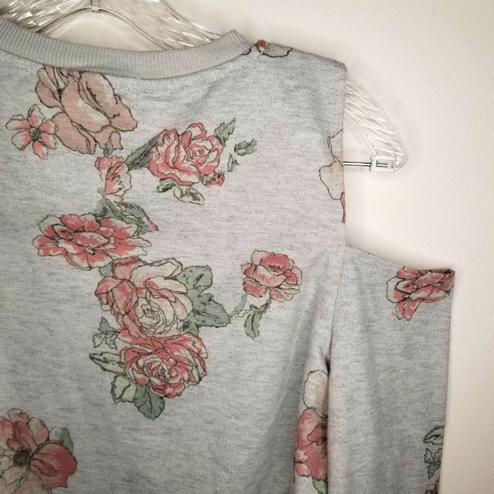 Vintage About A Girl Sweater S Gray Floral Long Sleeve Shoulder Reveal Womens Size S / US 4 / IT 40 - 5 Thumbnail