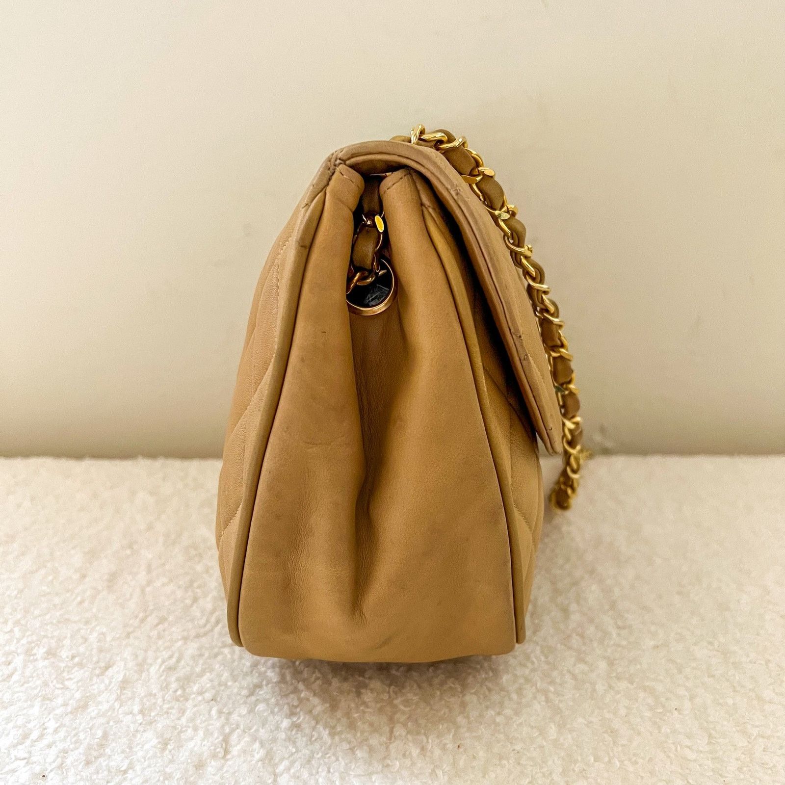 Chanel CHANEL Vintage Beige Quilted Lambskin Half Moon Flap Bag Size ONE SIZE - 17 Thumbnail