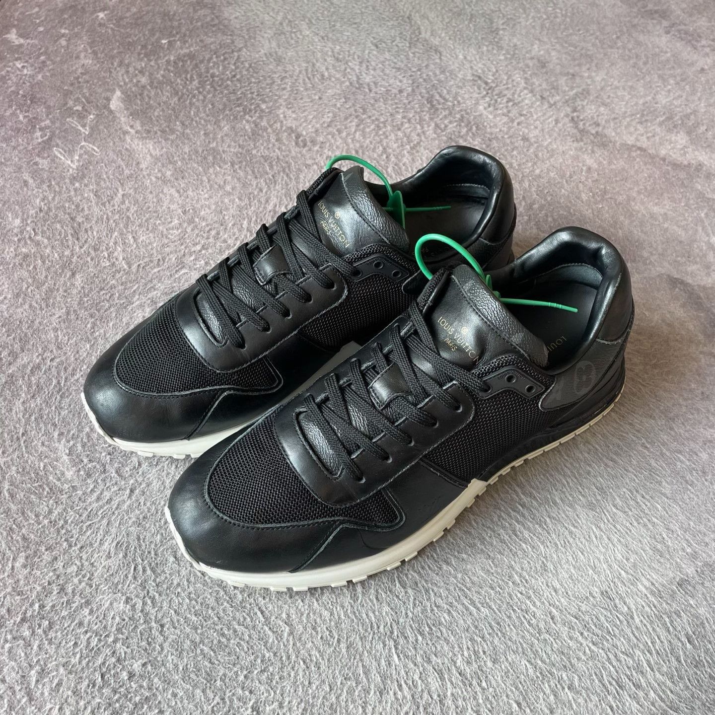Louis Vuitton Louis Vuitton Black Lowtop Sneakers 43 Men Size US 10 / EU 43 - 1 Thumbnail