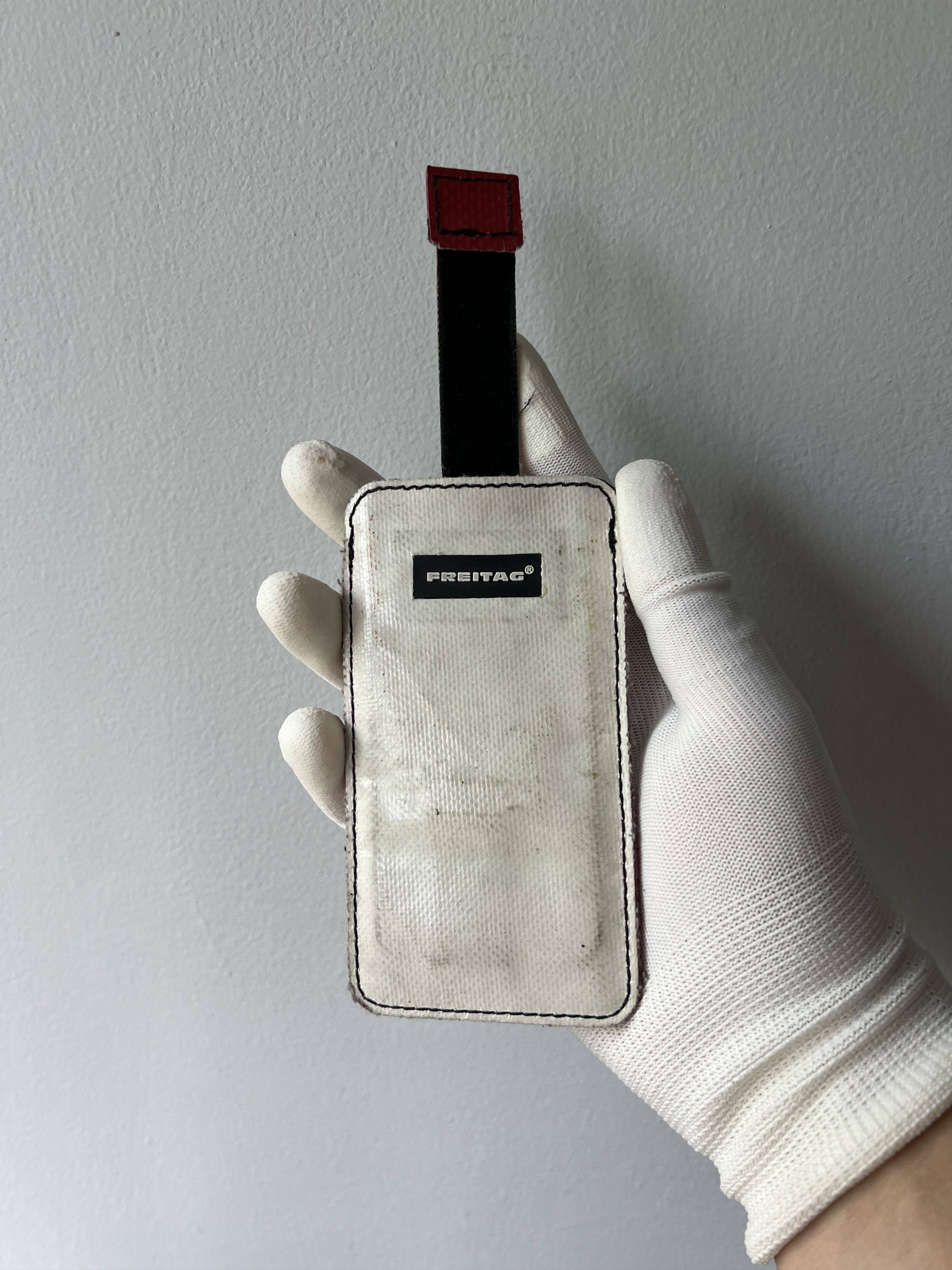 Freitag Vintage Freitag White Patterned Holder iPhone Case Wallet Size ONE SIZE - 1 Thumbnail