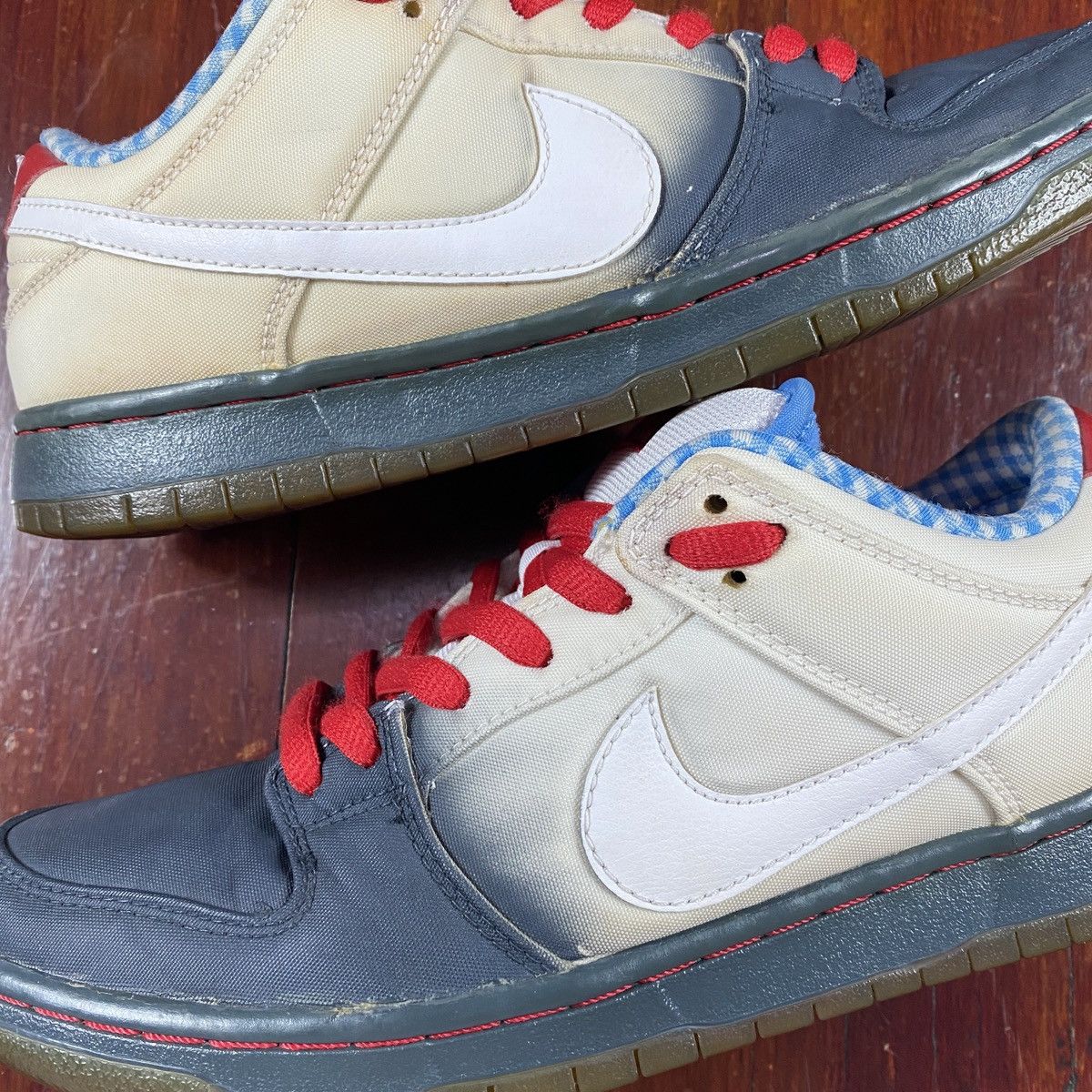 Nike SB Dunk Low Dorothy 2014 Size US 8.5 / EU 41-42 - 1 Thumbnail