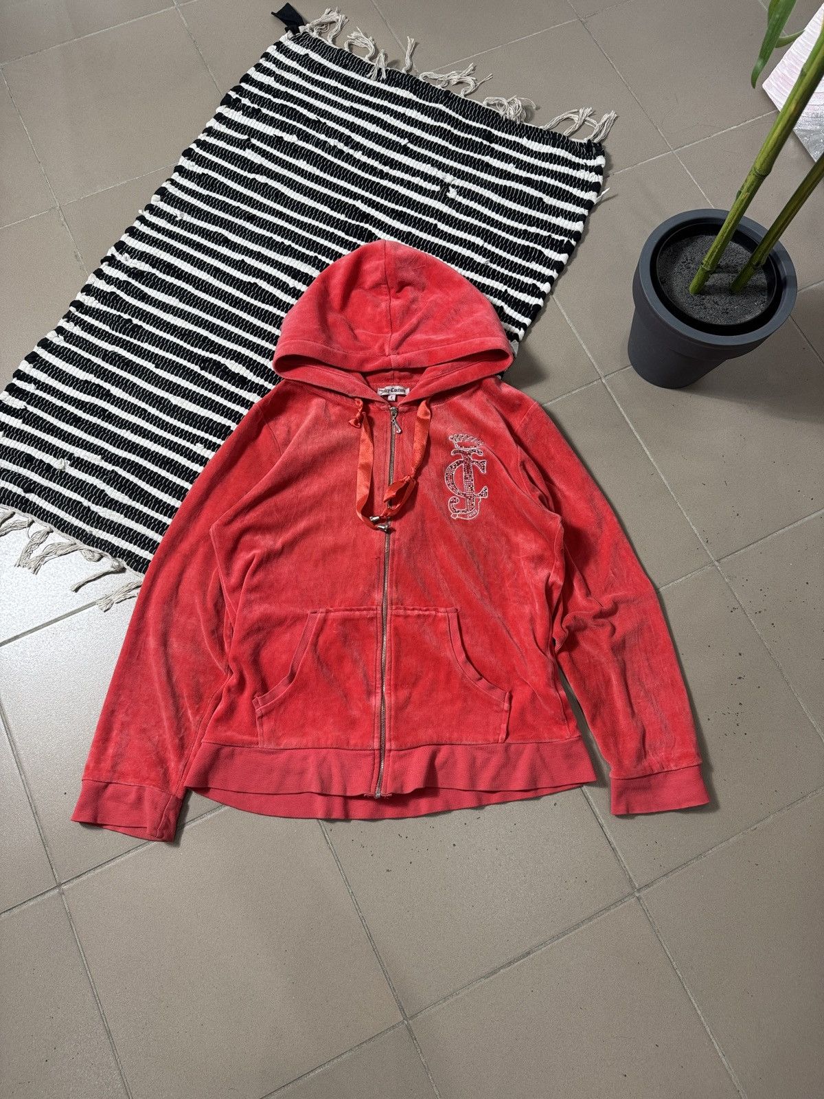 Juicy Couture VINTAGE JUICY COUTURE VELOUR ZIP UP HOODIE Size L / US 10 / IT 46 - 2 Thumbnail