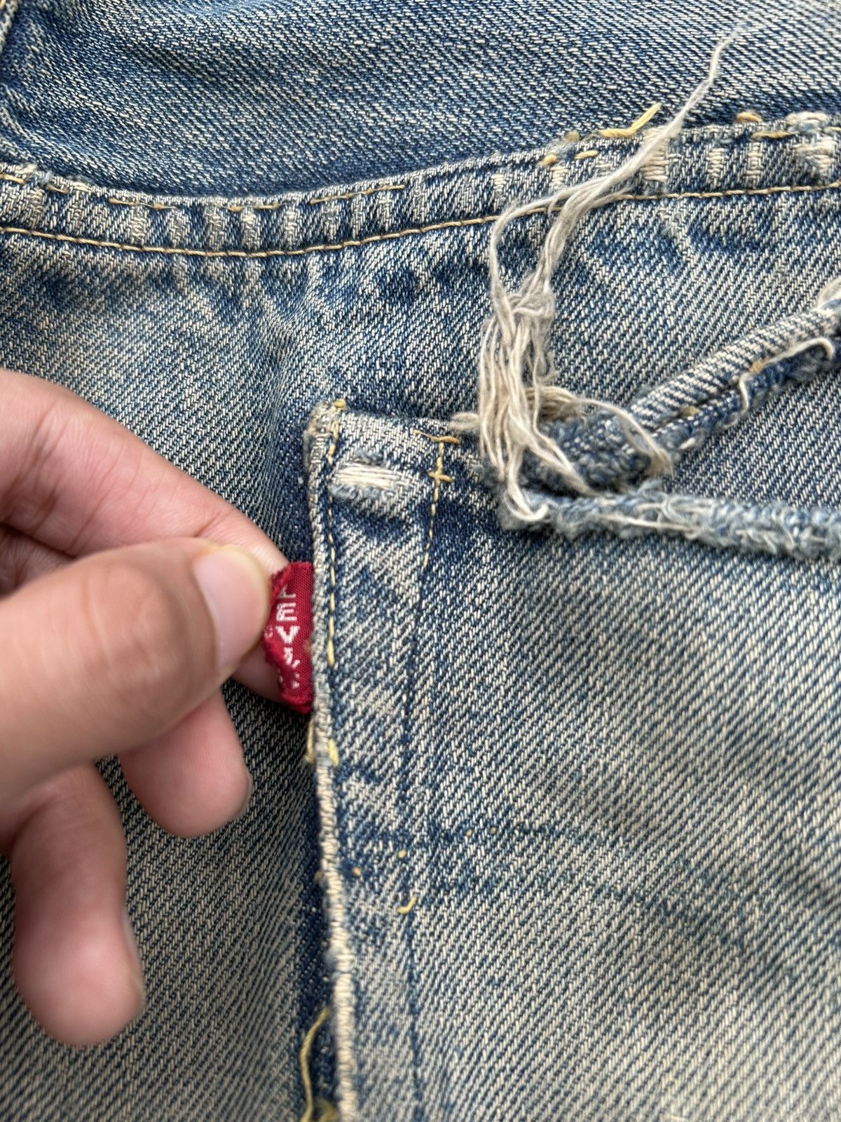 Levi's 50s Vintage Levis big E Hidden Rivet Thrashed Denim Jeans Size US 35 - 19 Thumbnail
