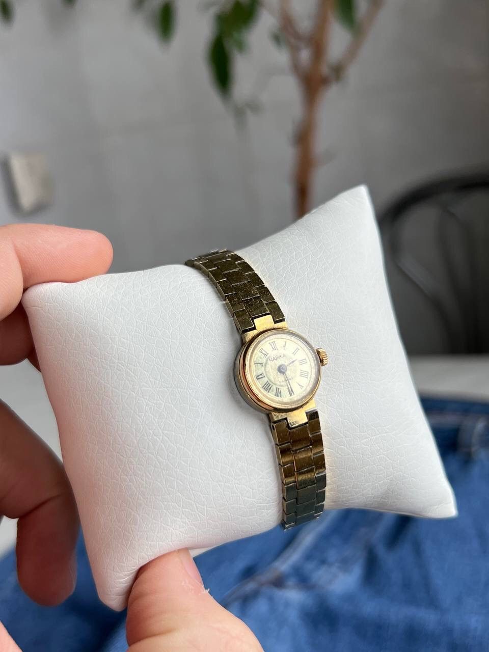 Vintage Japanese style futuristic bracelet Watch 80s Chaika