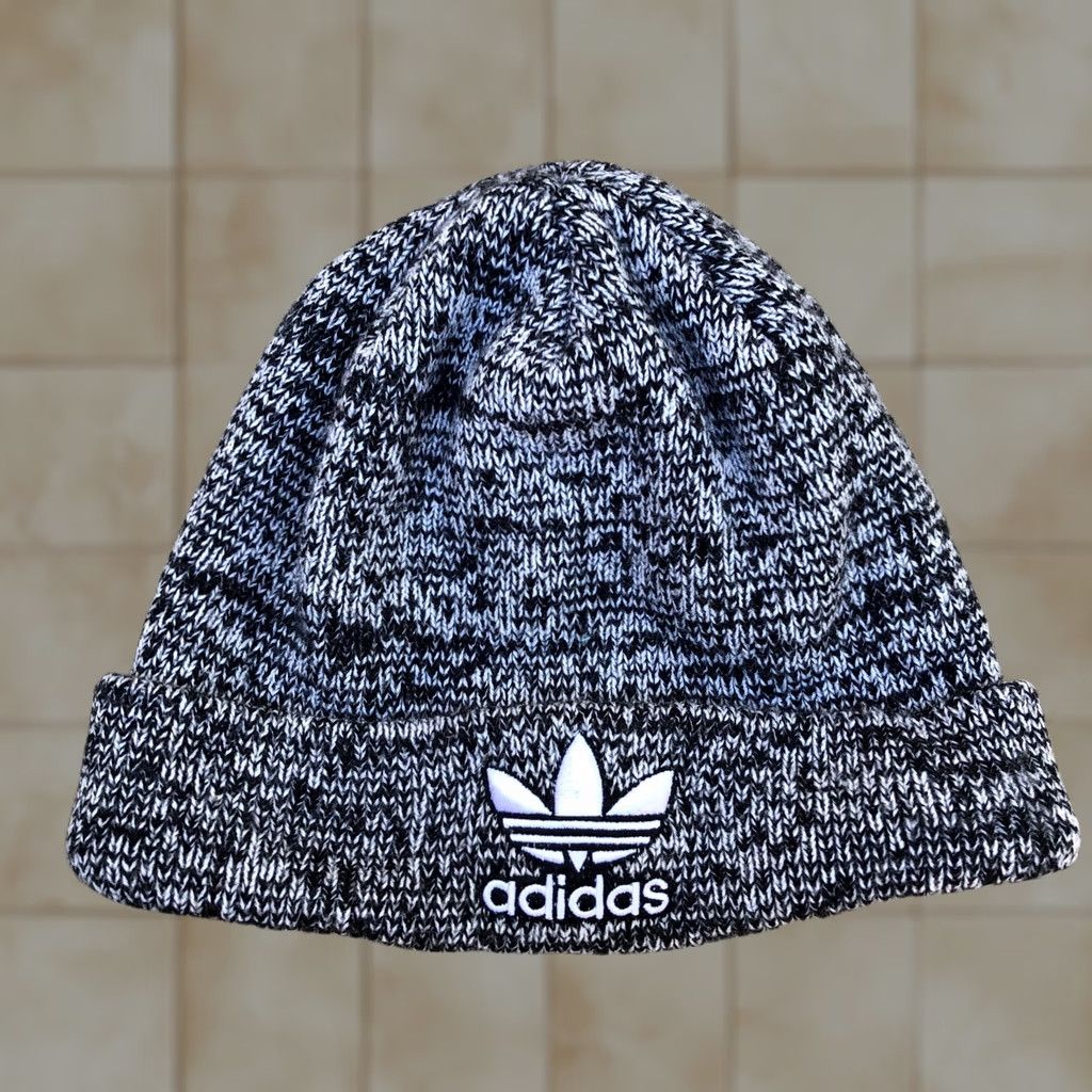 Adidas ADIDAS ORIGINALS Knit Beanie Hat One Size Grey Cuffed Trefoil Cap Beanie Mens Accessories Knit Cap Limited Roughly Used Size ONE SIZE - 1 Thumbnail