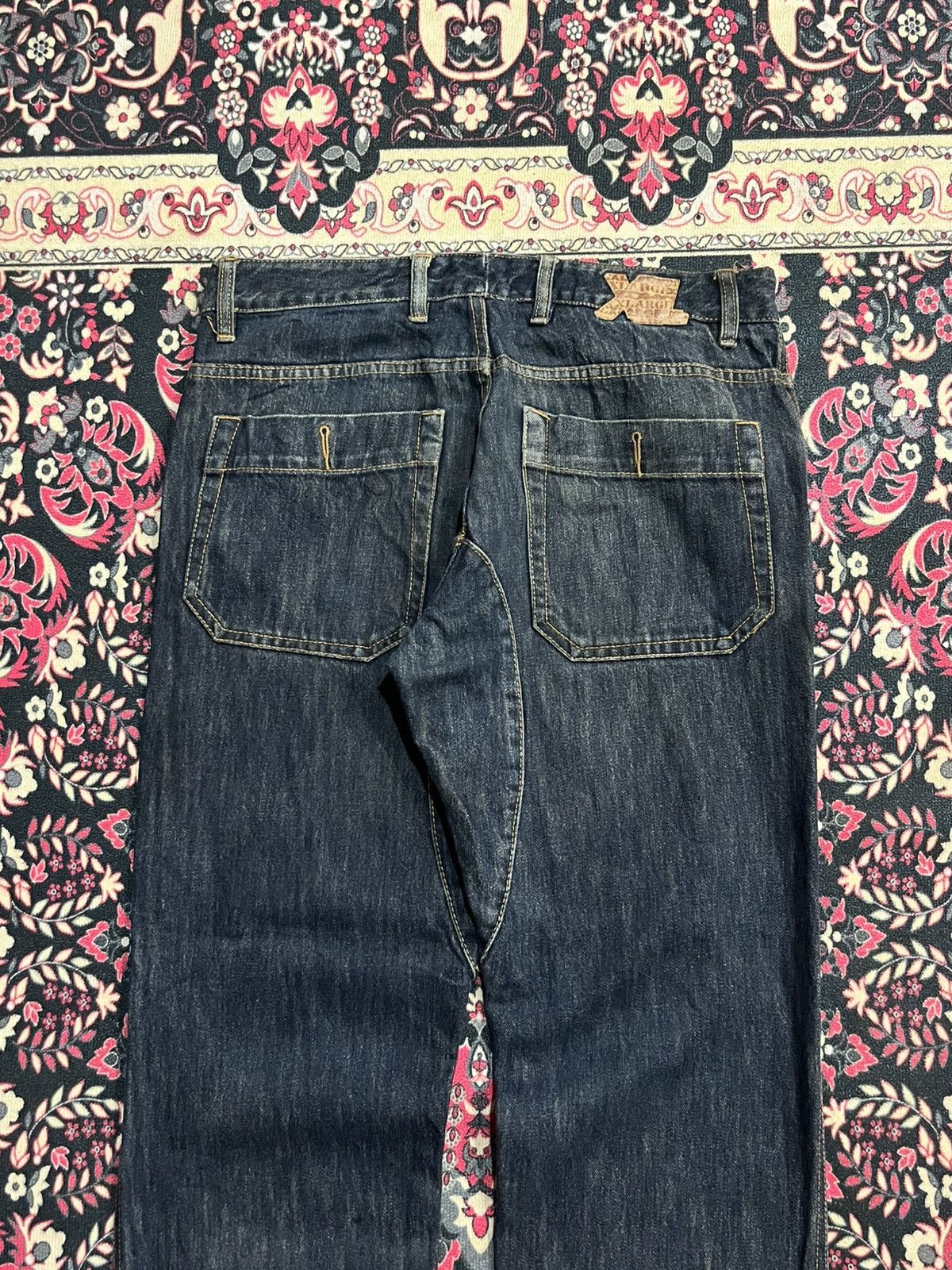 X-LARGE Vintage X-Large Dark Blue Washed Frayed Leg Loose Jeans Size US 32 / EU 48 - 6 Thumbnail