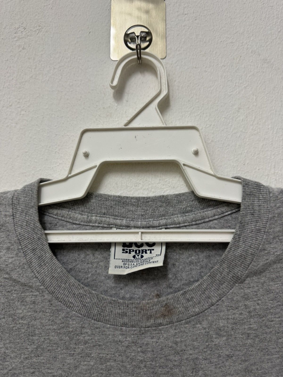 Vintage Vintage 90’s Spurs San Antonio Nutmweg Lee T shirt Size US M / EU 48-50 / 2 - 6 Thumbnail