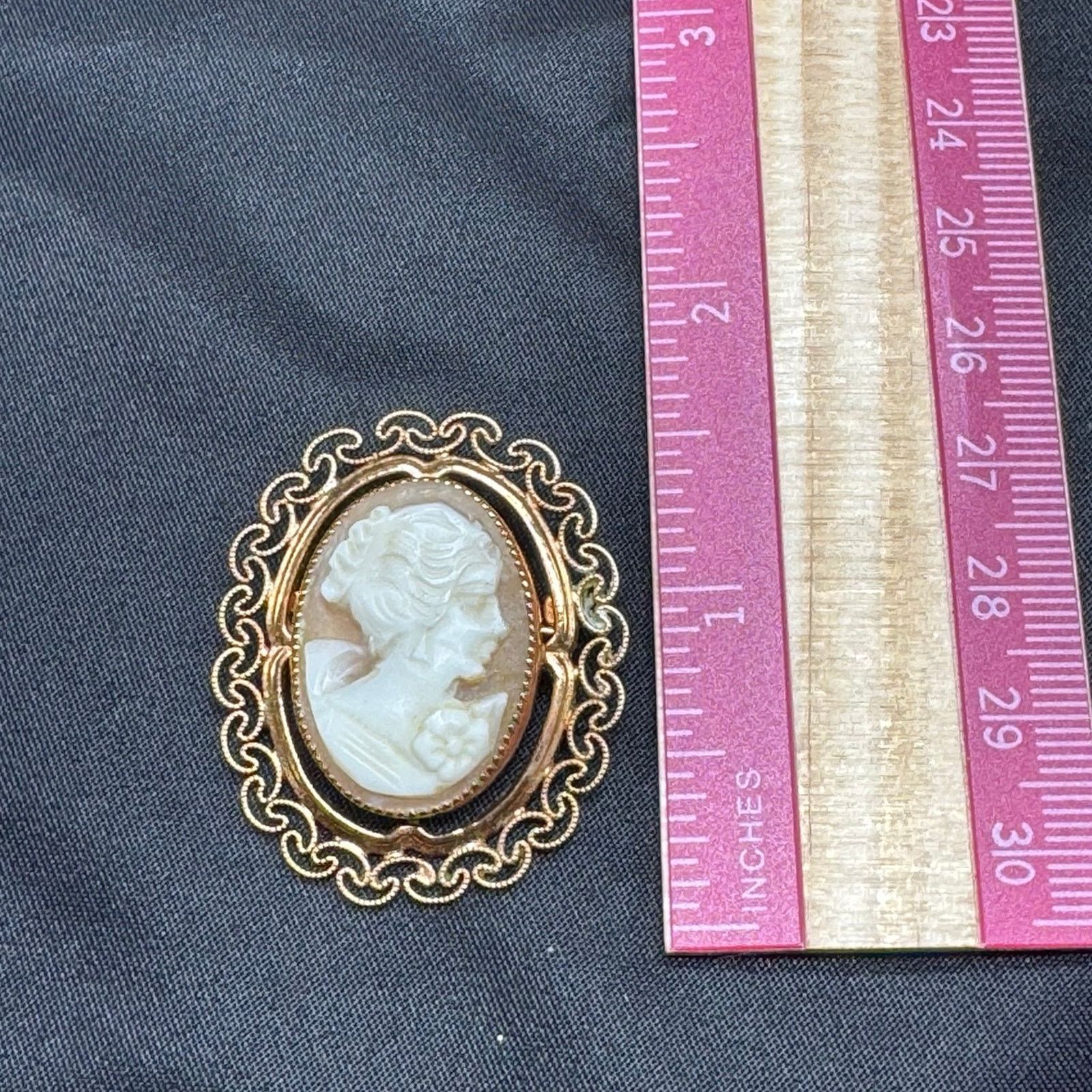 NBDN Nobrandedon VTG gold filled cameo Size ONE SIZE - 7 Thumbnail
