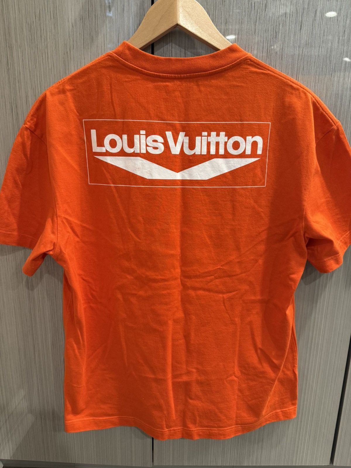 Louis Vuitton Louis Vuitton Orange Logo T Shirt Size US S / EU 44-46 / 1 - 3 Thumbnail