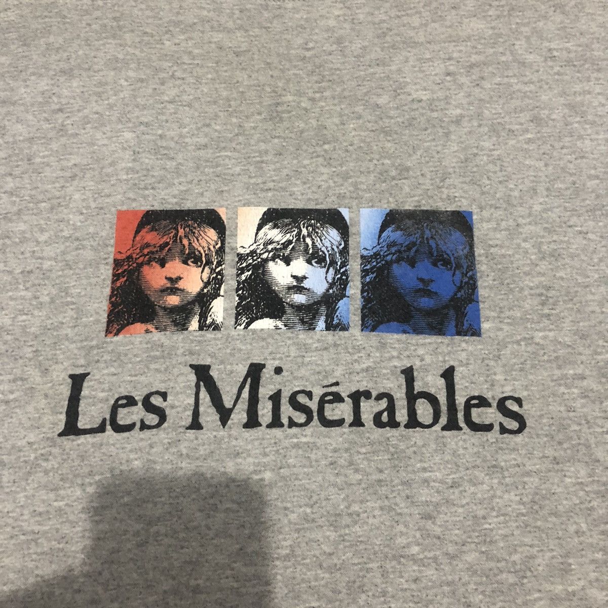 Vintage Vintage les miserables t shirt Size US XL / EU 56 / 4 - 3 Thumbnail