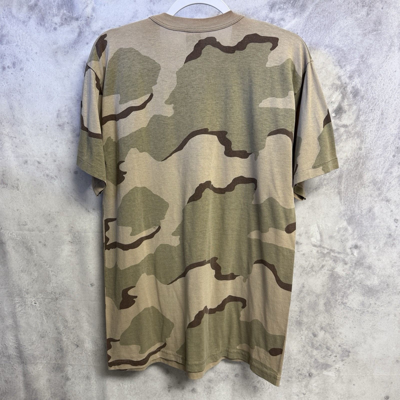 Vintage Vintage Desert Camouflage T Shirt Mens M 20x28.5 Brown Short Size US M / EU 48-50 / 2 - 2 Thumbnail