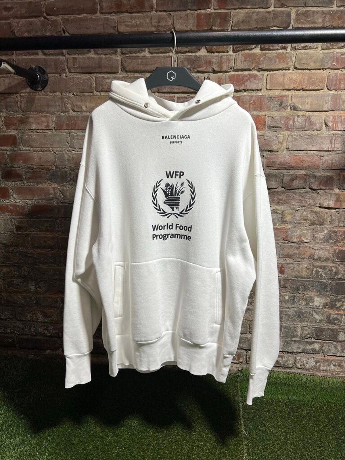 Balenciaga Balenciaga WFP Hoodie Sz.XL Size US XL / EU 56 / 4 - 1 Thumbnail